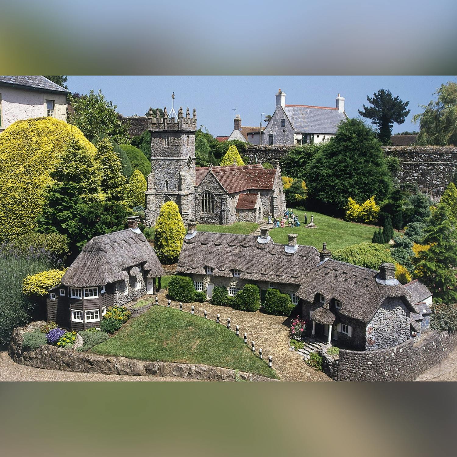 Model village streaker makes comeback after public backlash