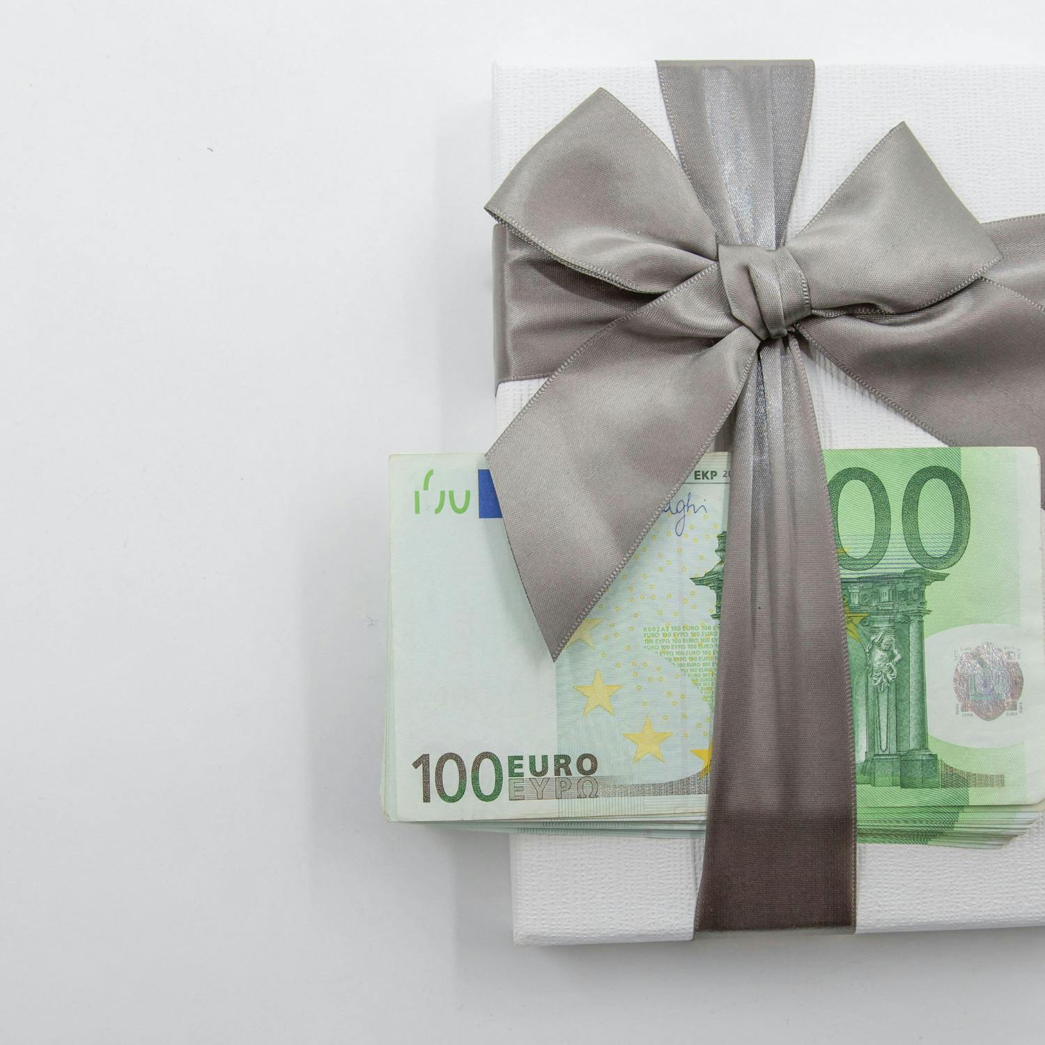 Teenagers set to receive €100 culture voucher in budget 