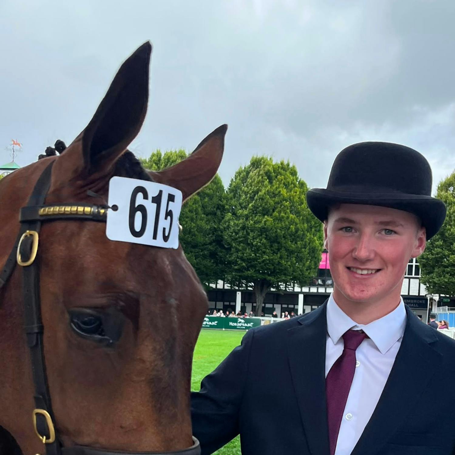 Henry gallops to the Gallagher Dublin Horse Show!