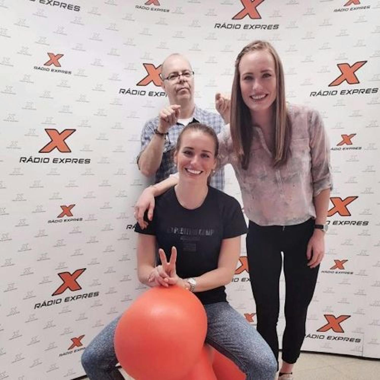 Sestry Fialkové odpovedajú na "Možno hlúpe otázky" (Podcast Ďura z Hemendexu)