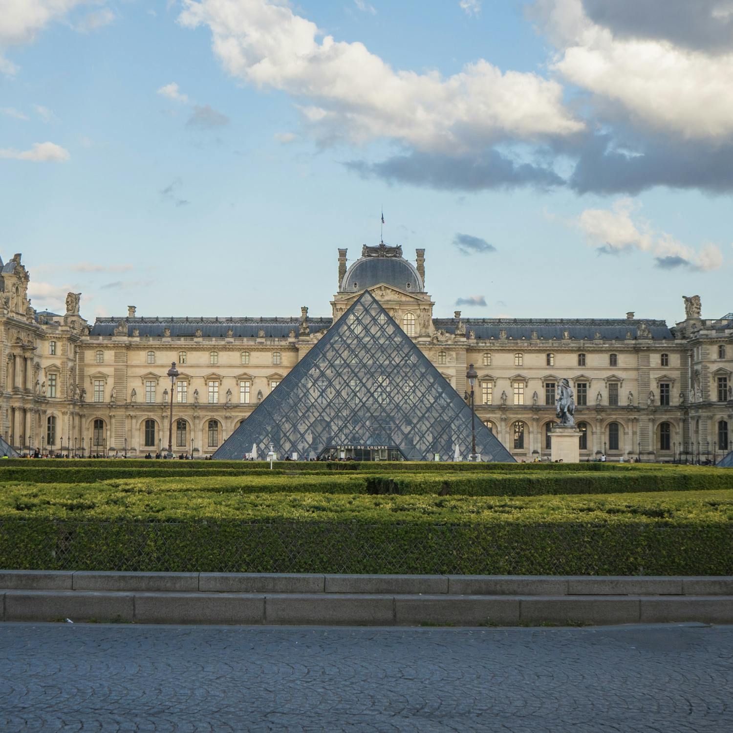 Louvre’s CCTV system password was “LOUVRE”!
