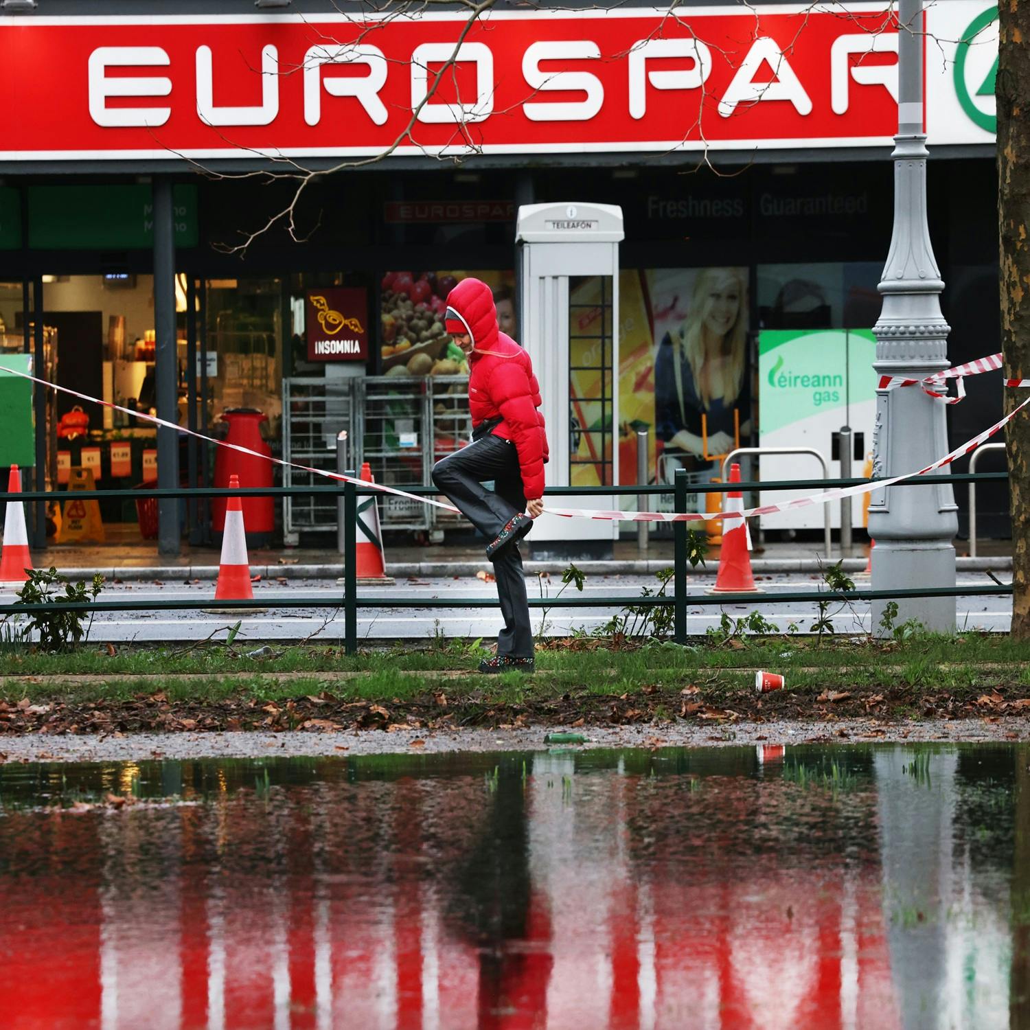 100,000 impacted as water main bursts. Lord Mayor of Dublin joins us to talk through the damage.