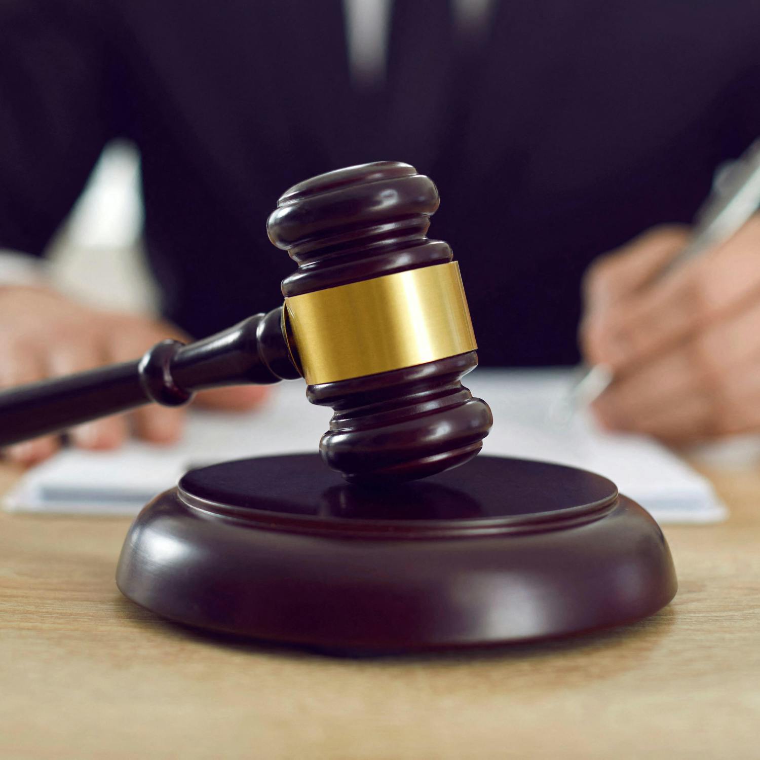 Law Society President calls for independent mediator in legal aid dispute
