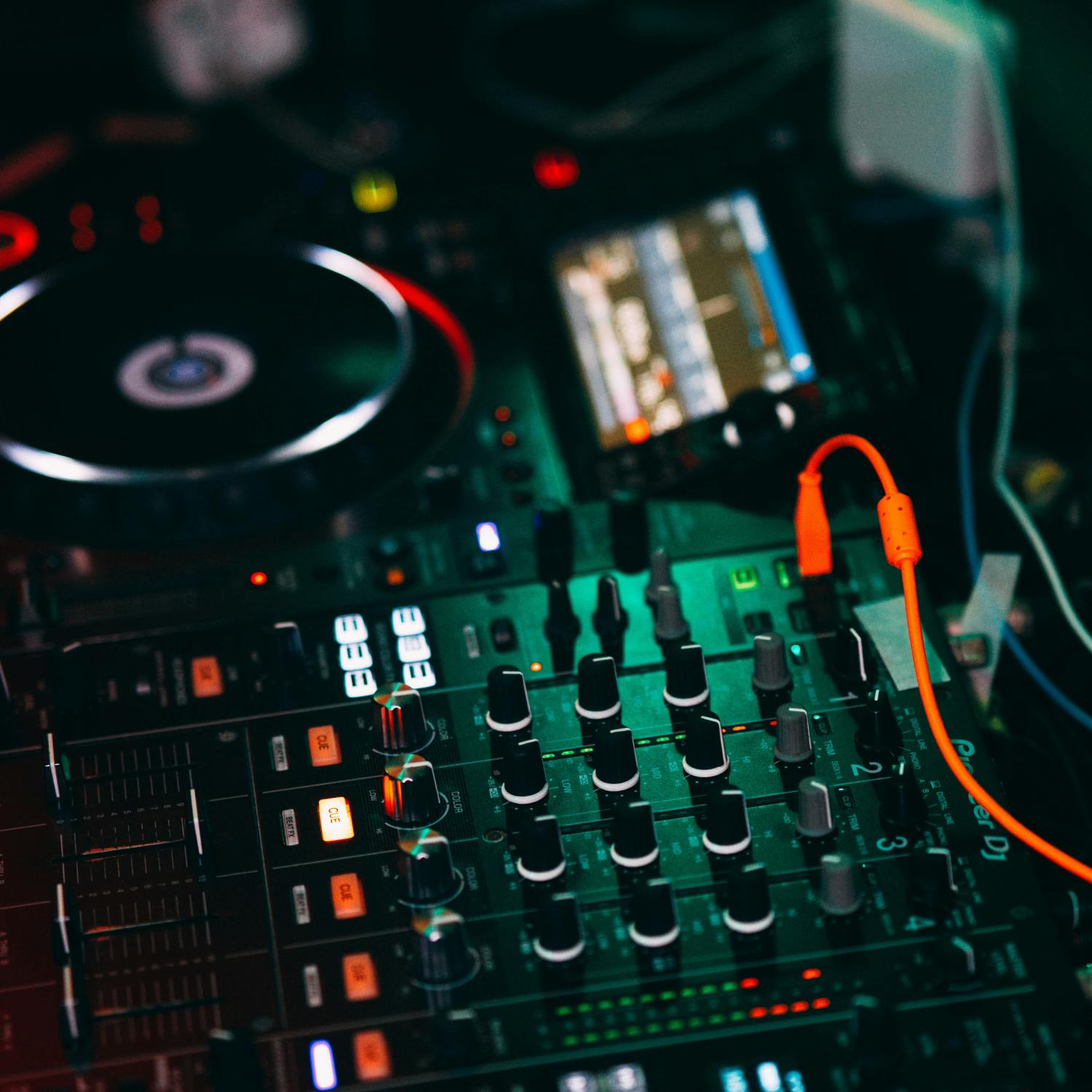 Reasons to be Happy: Guaranteed Laughs, Fred Again, Lord of the Rings Reasons to be Happy: Guaranteed Laughs, Fred Again, Lord of the Rings