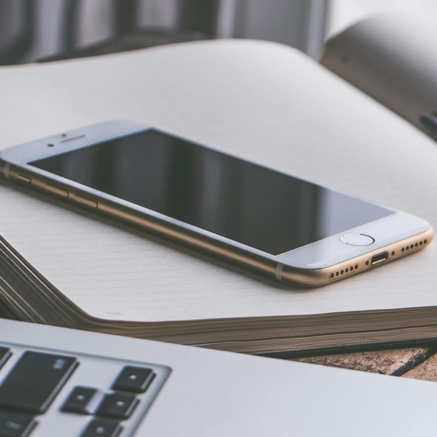 Céire Sadlier on avoiding having a phone until she was 19 Céire Sadlier on avoiding having a phone until she was 19