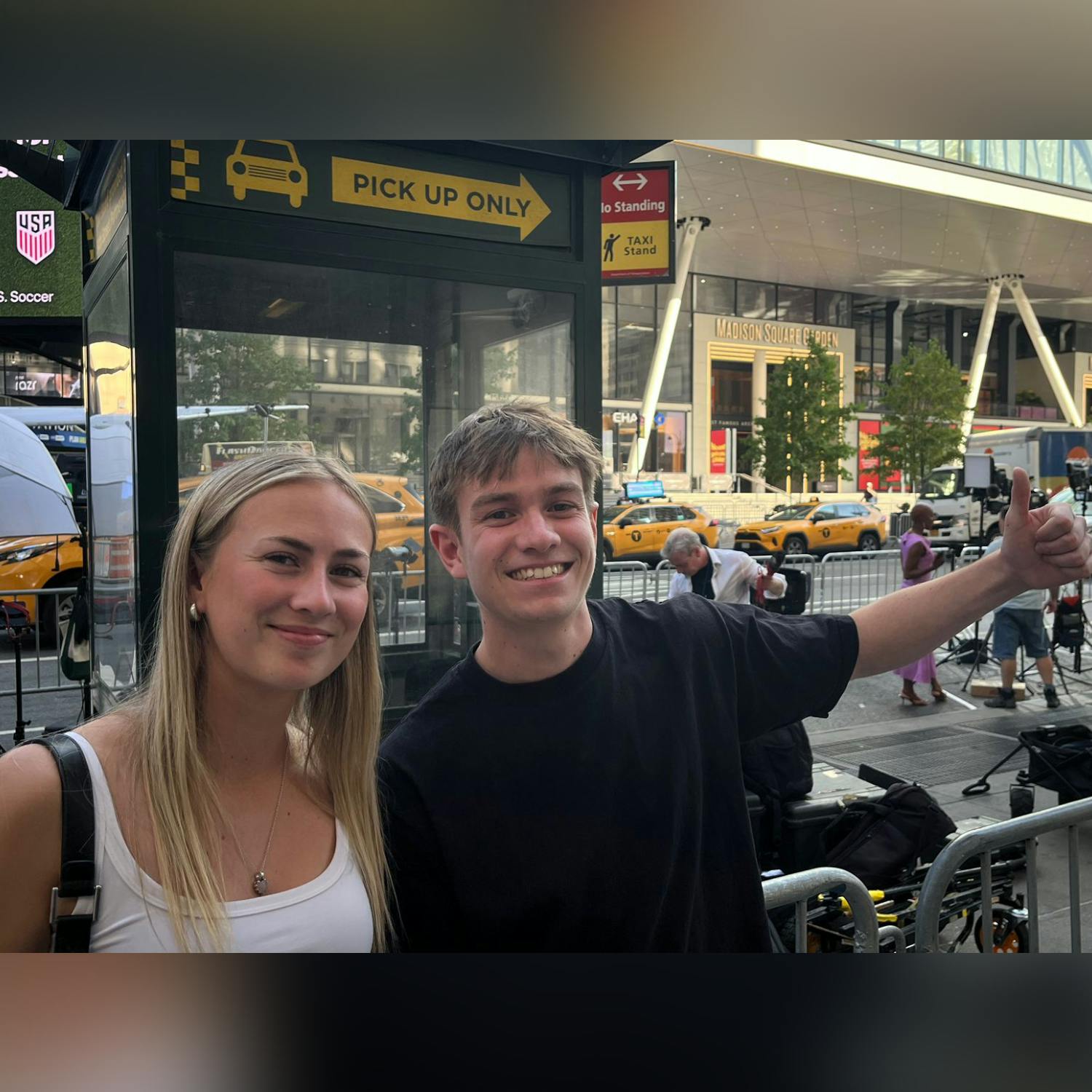 Taylor Swift wedding set for tonight! - Henry McKean Reports episode artwork
