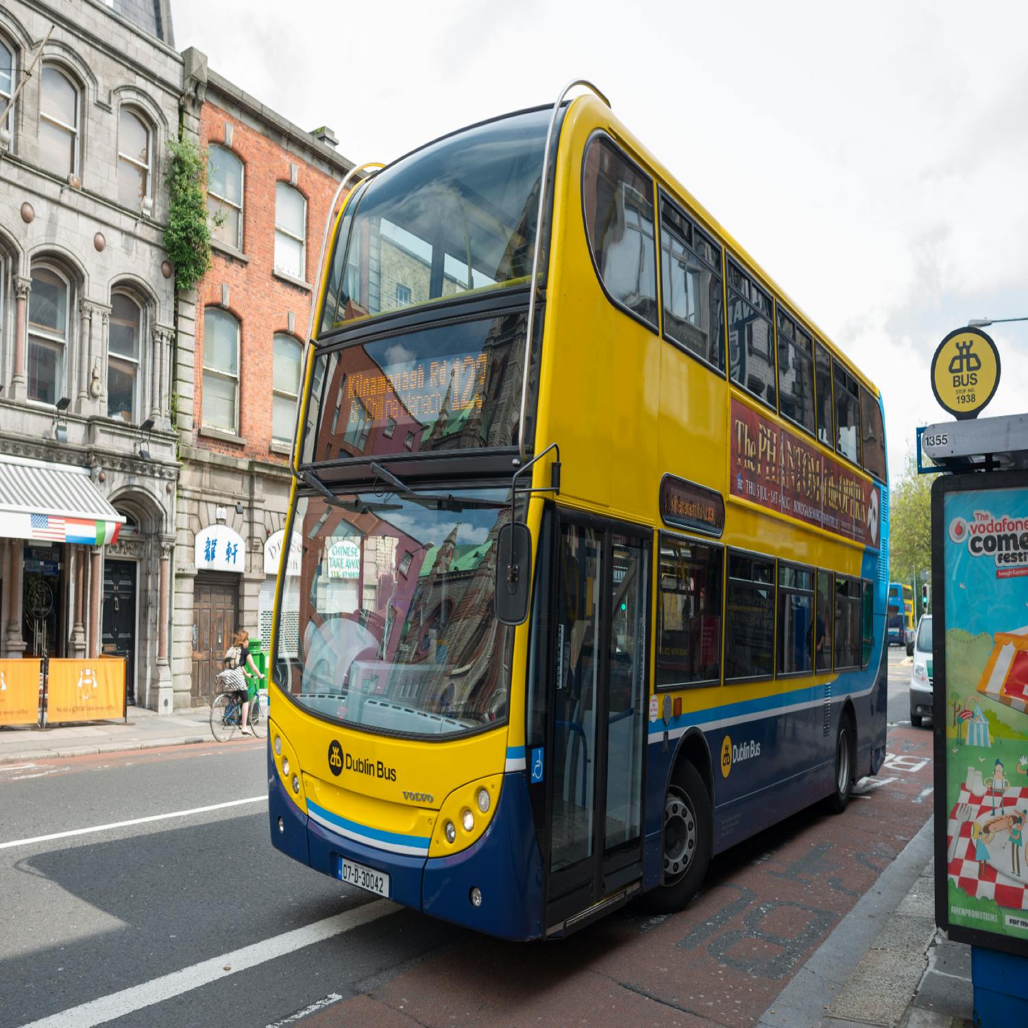 cover of episode Hailing a bus?