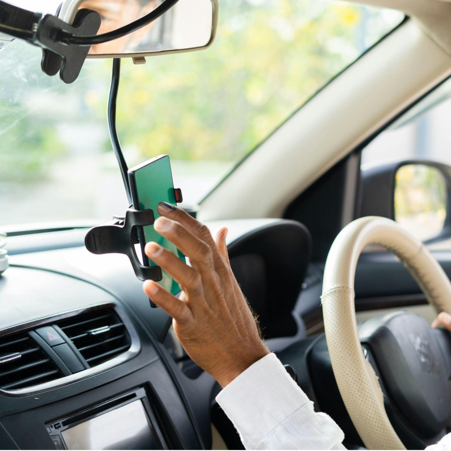 Drivers Watching Screens Not Breaking The Law