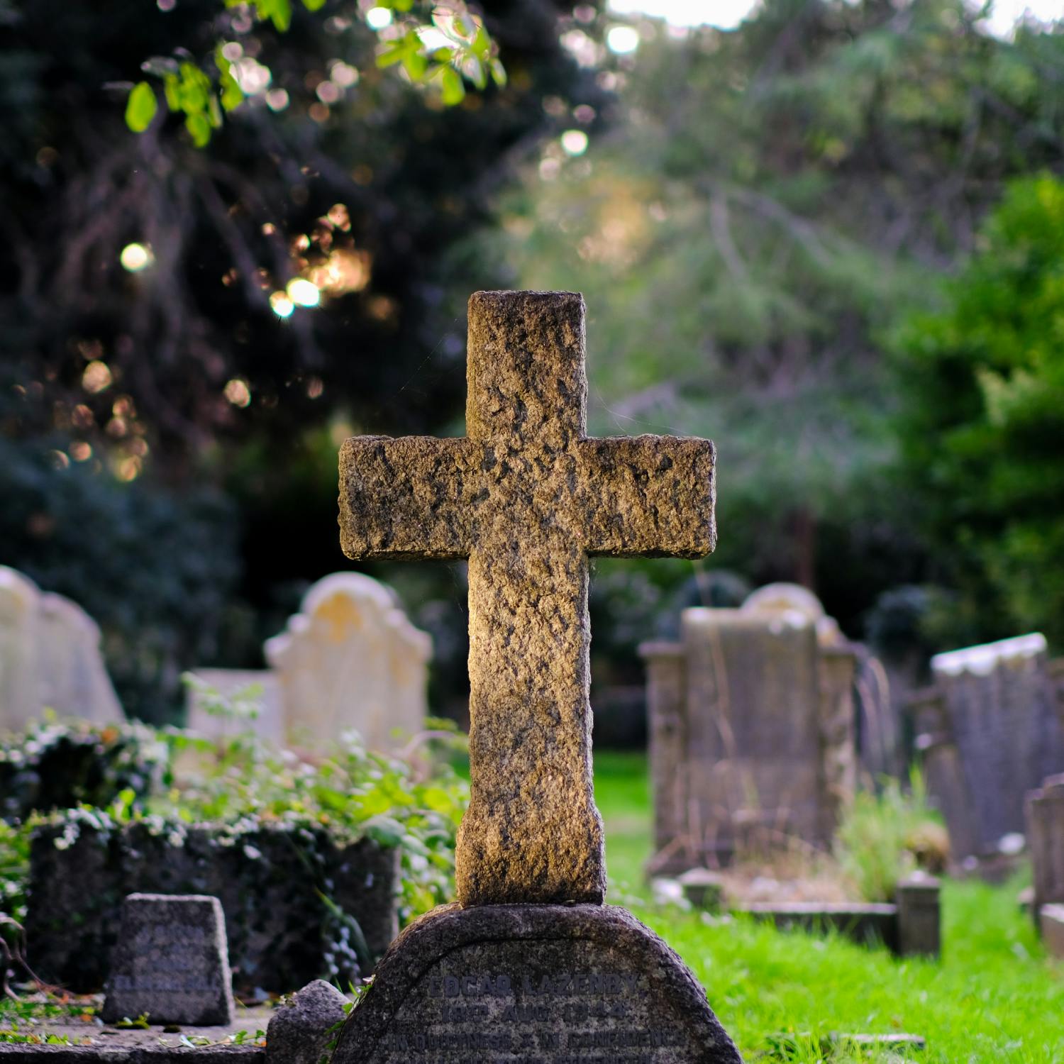 Should eulogies be allowed during funerals?