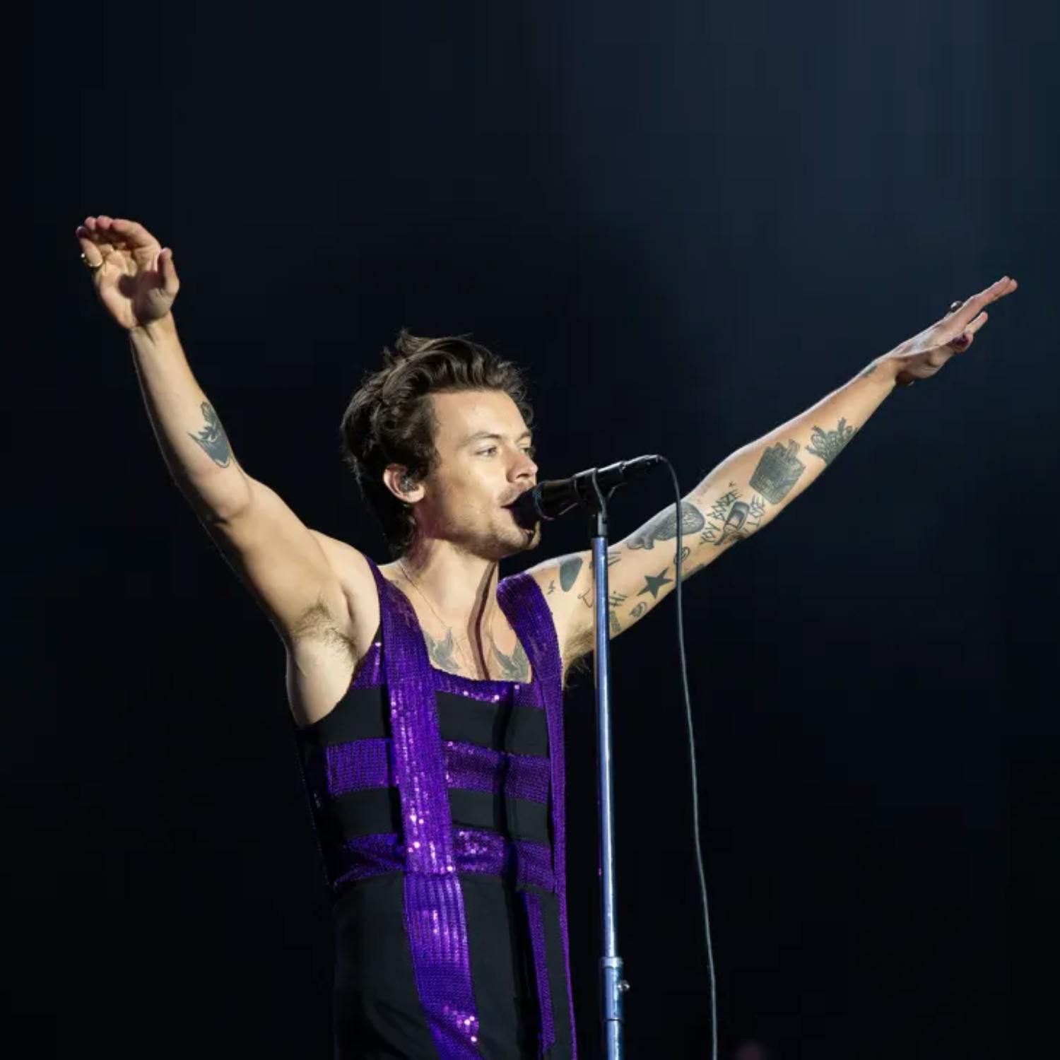 Harry Styles runs marathon in under 3 hours - how hard is that? episode artwork