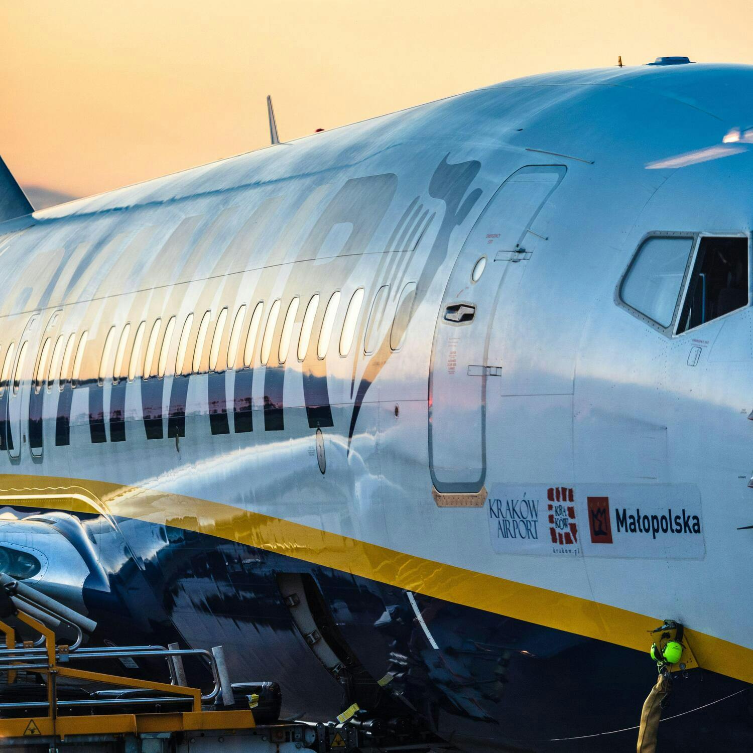 Ryanair window blowout: How did it happen?