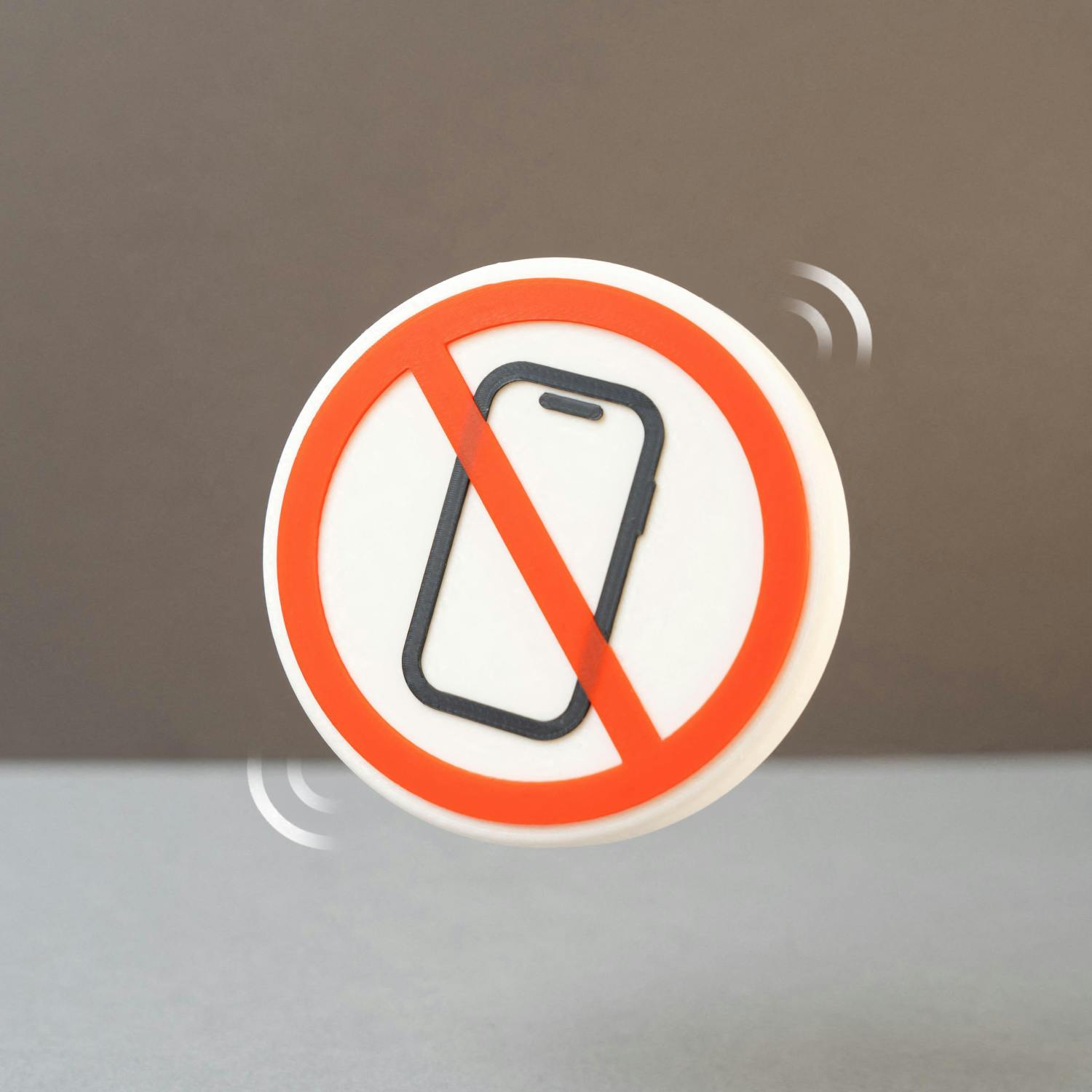 Should we have ‘phone-free’ restaurants?