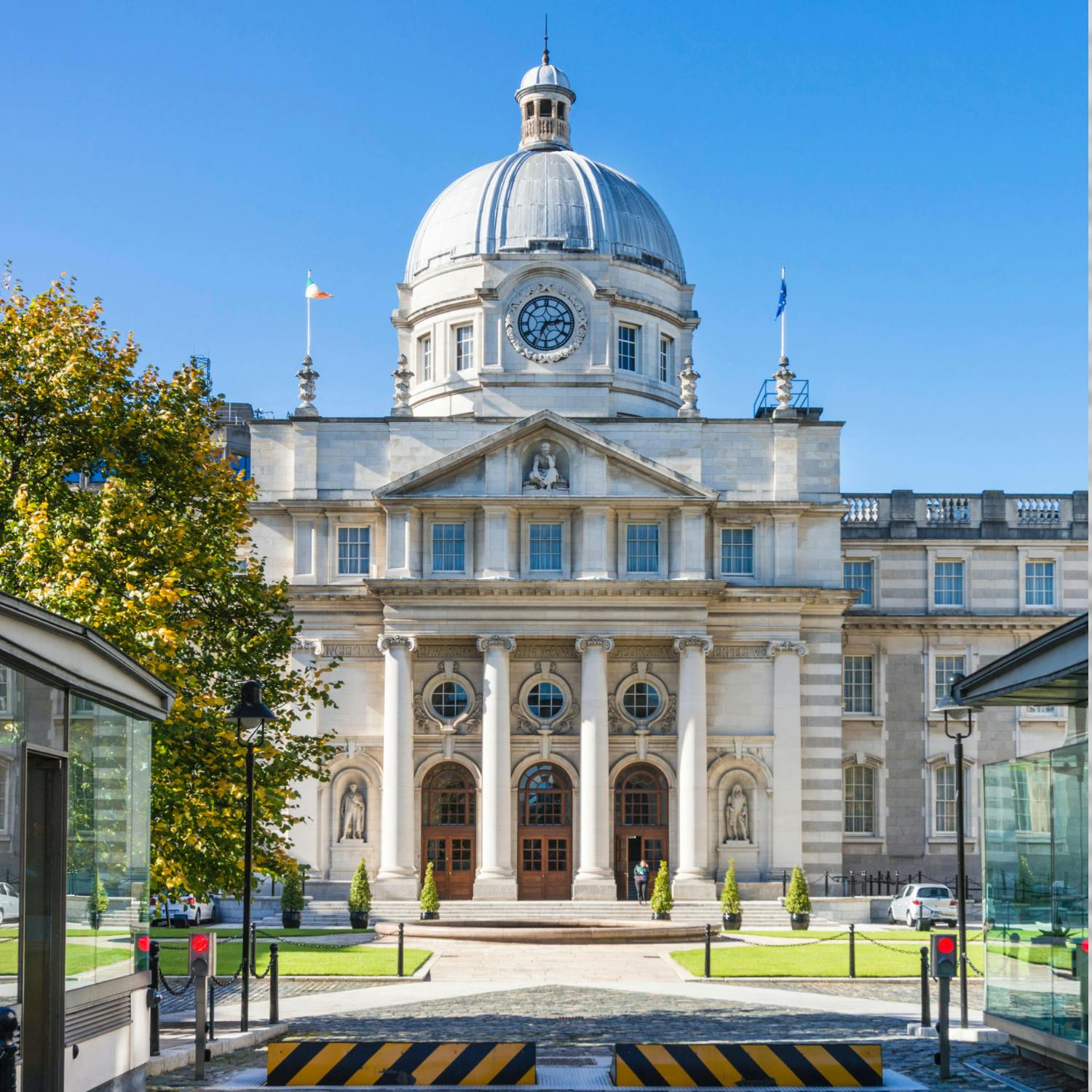 Today's political roundup with Sean Defoe Today's political roundup with Sean Defoe