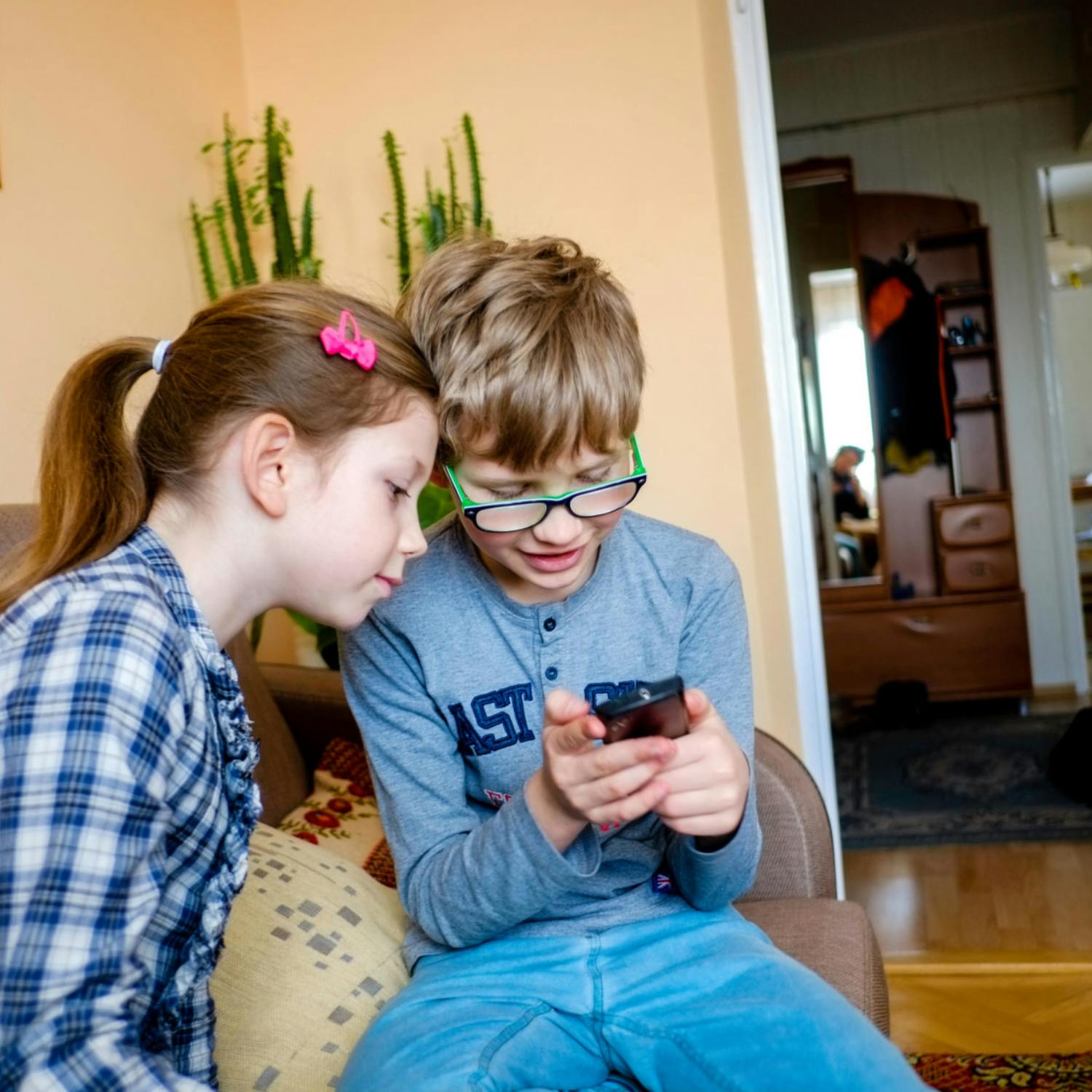 Should social media be banned for under 16s in Ireland?