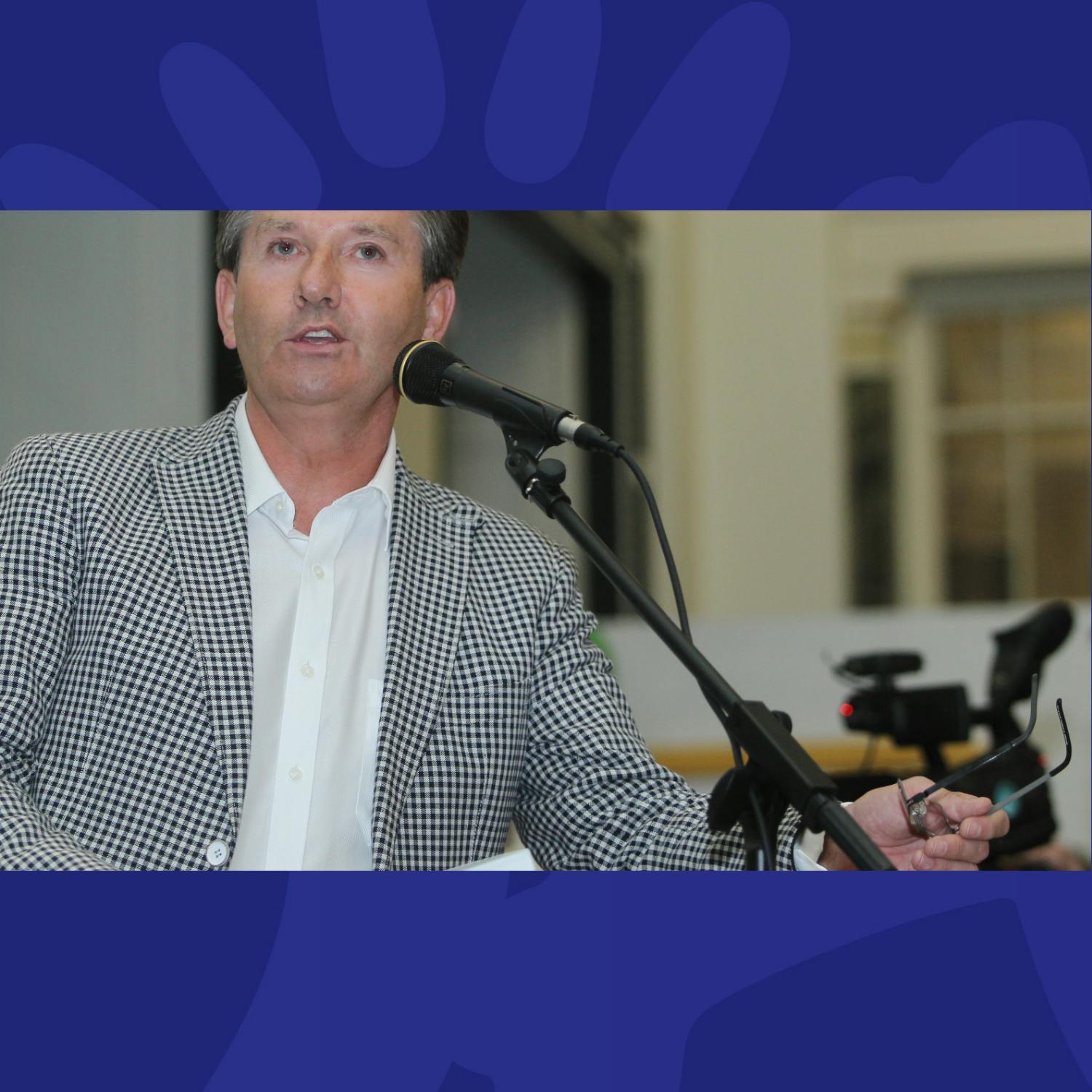 Gift Grub: Daniel O'Donnell Has Another Rant