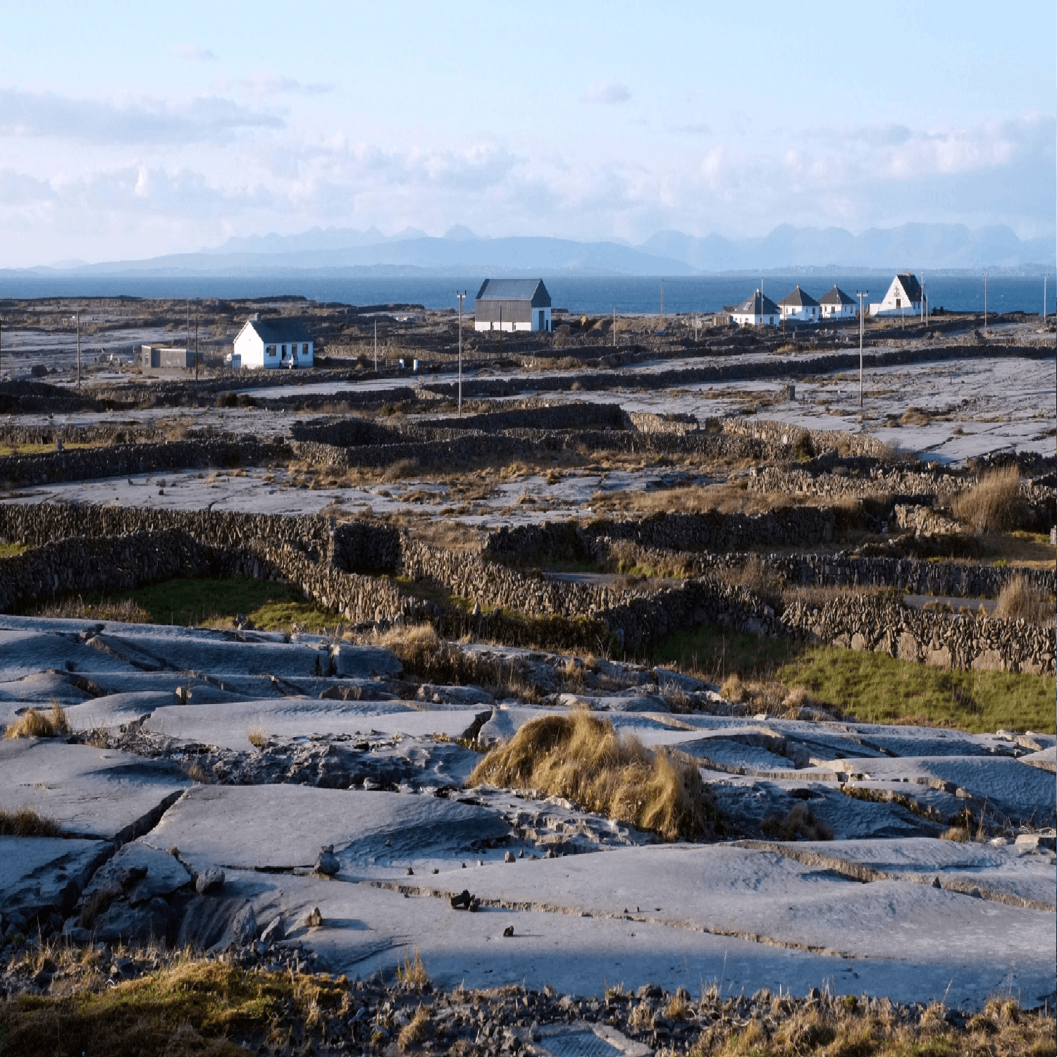 cover of episode More than 1,300 families apply to live rent-free on Inis Meáin for a year!