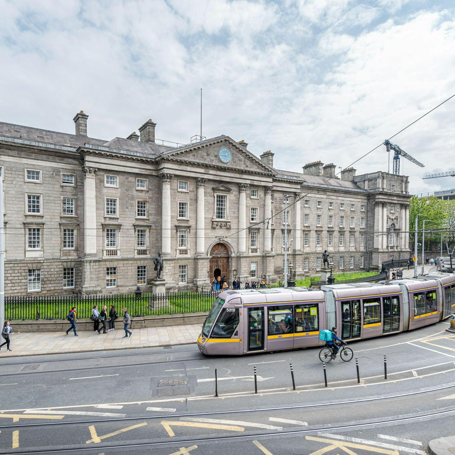 Cars to be permanently banned from Dublin’s College Green