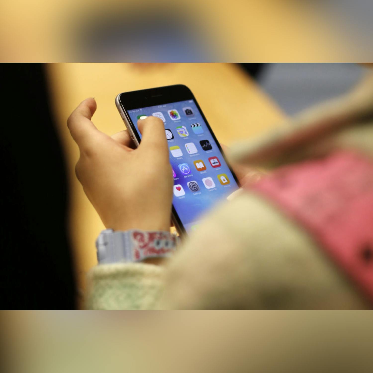 How long can you delay giving your child a smartphone? How long can you delay giving your child a smartphone?