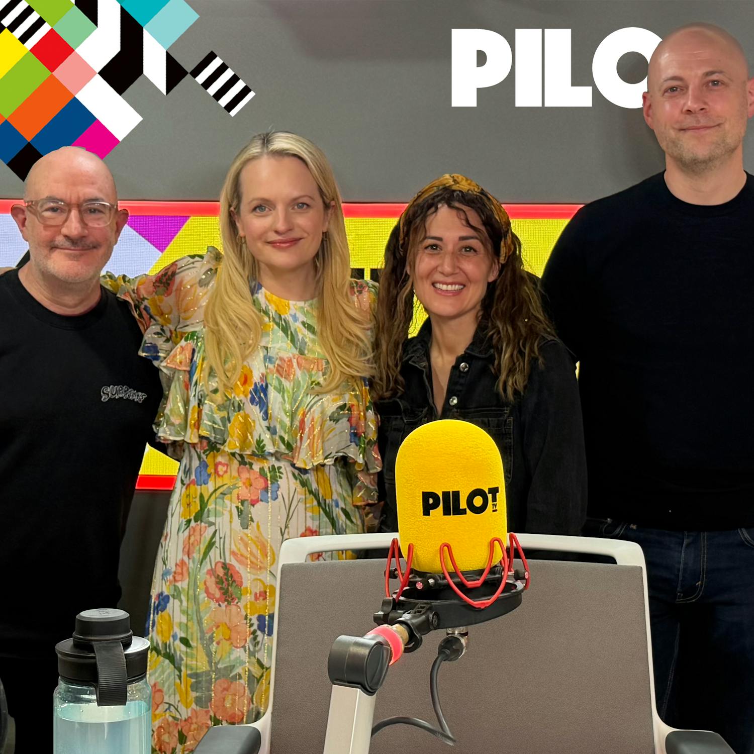 Babies, The ‘Burbs, and Your Friends And Neighbours. With guests Elisabeth Moss, Lisa Kudrow and Michael Patrick King