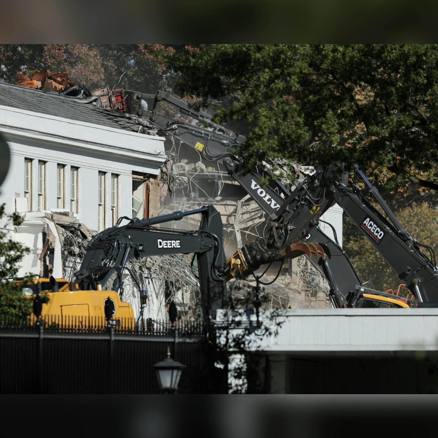 Construction of Trump Ballroom halted by US Judge episode artwork
