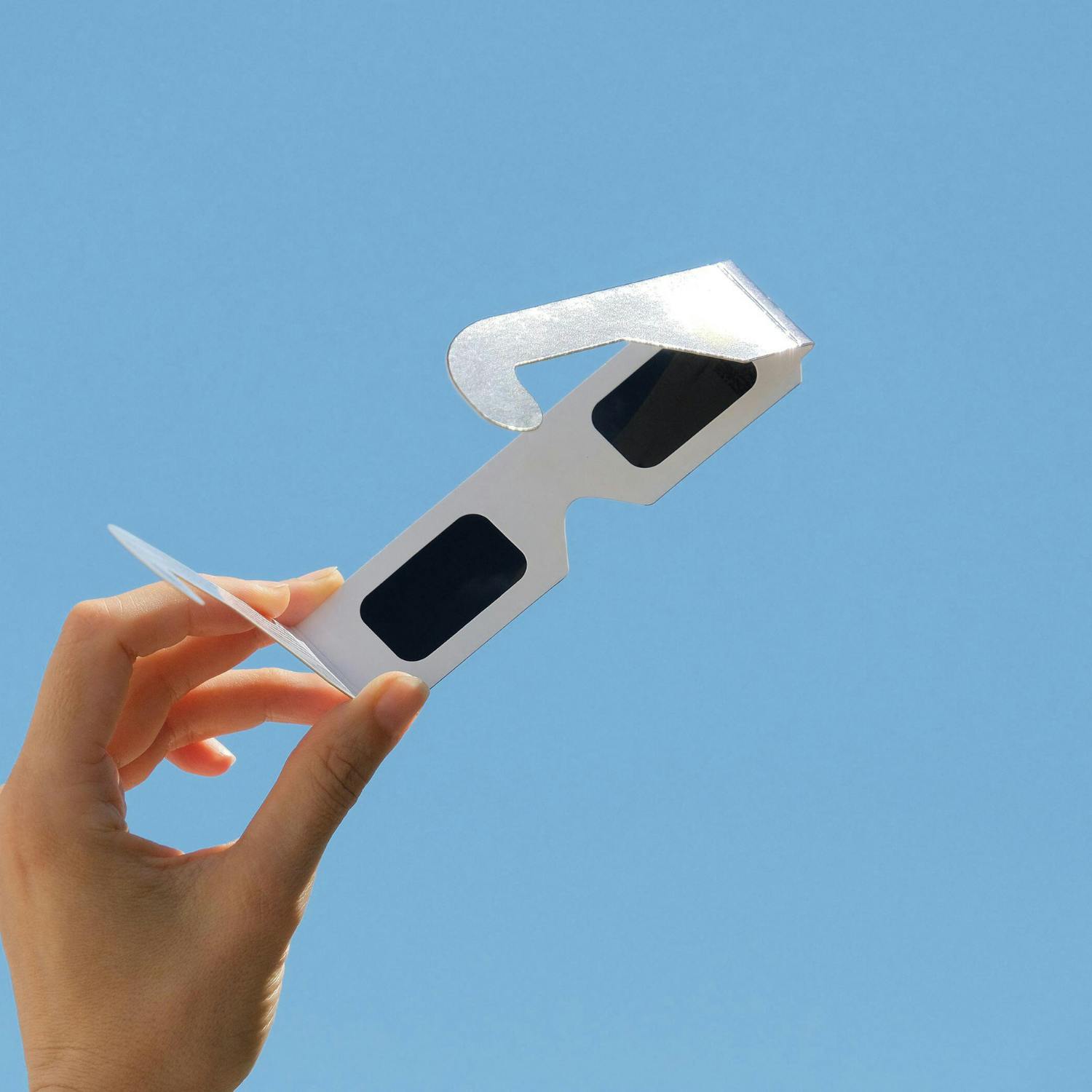Where and how to view the solar eclipse safely?