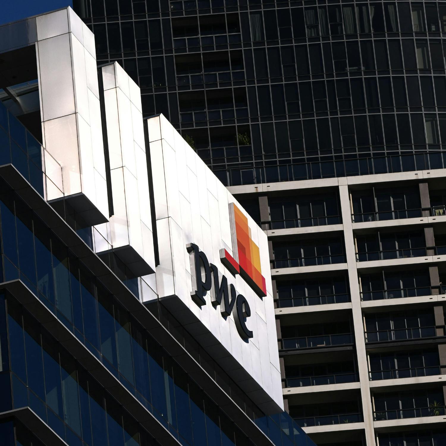 cover of episode A major scandal is enveloping the consultants PwC in Australia