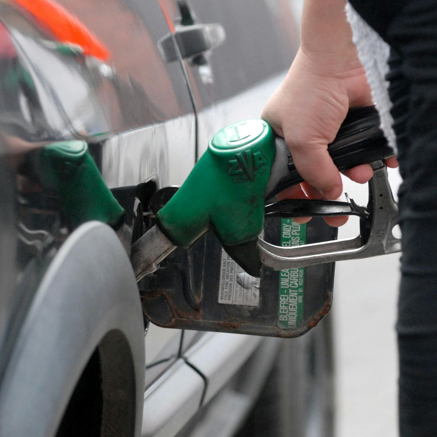 Government to discuss gradual reversal of fuel excise cuts artwork