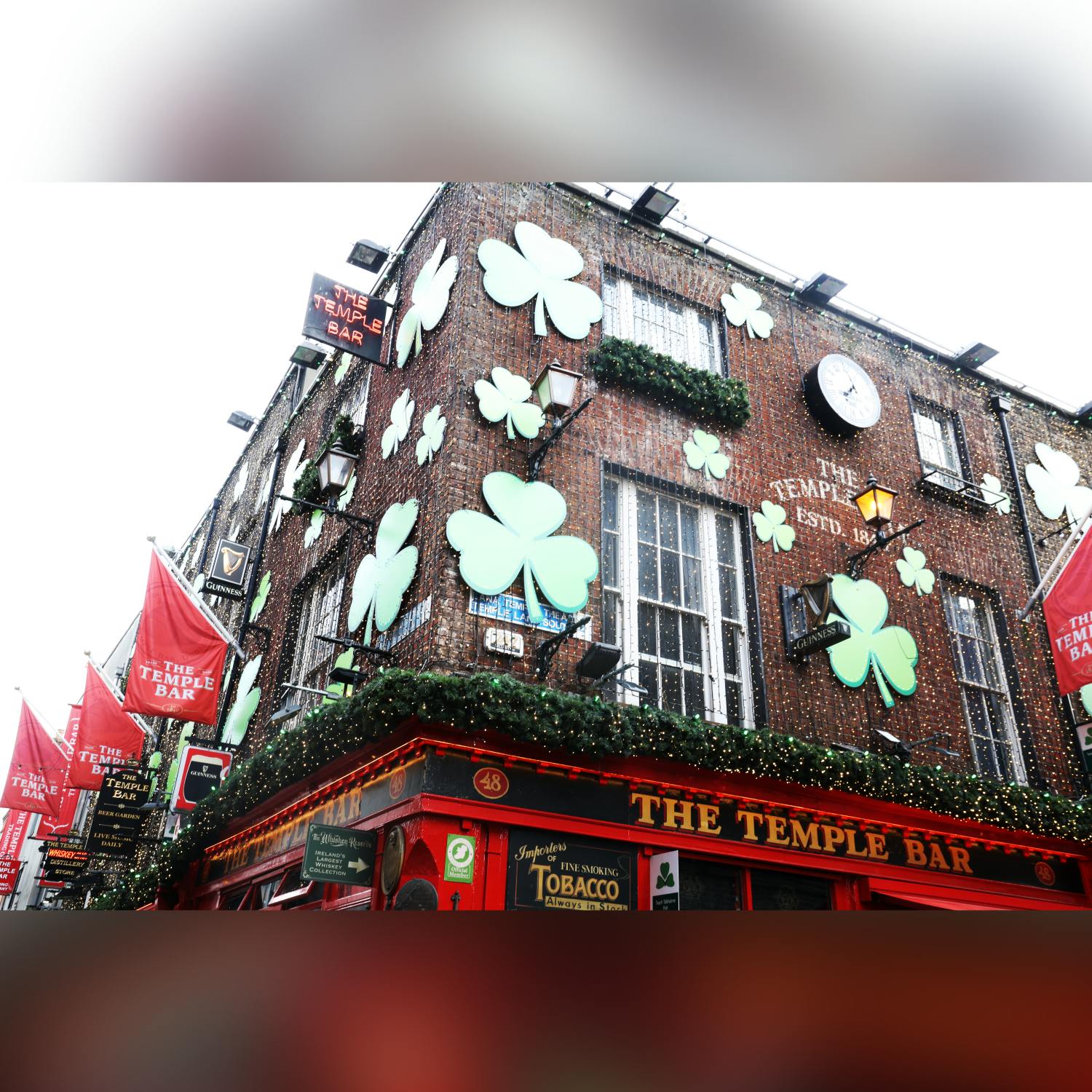 St Patrick statue removed from The Temple Bar Pub