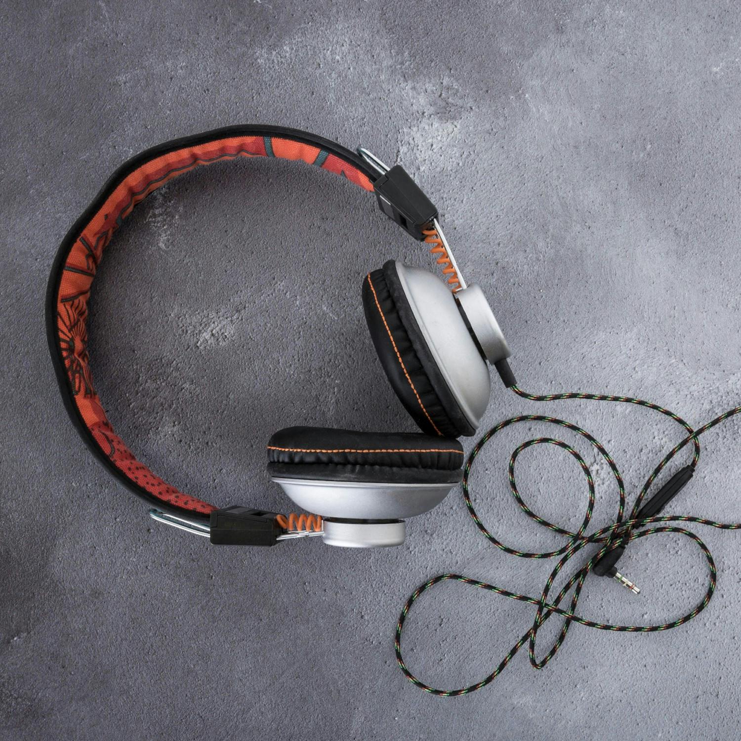 Ask the Expert: Headphones vs ear buds, which is better for your ears?