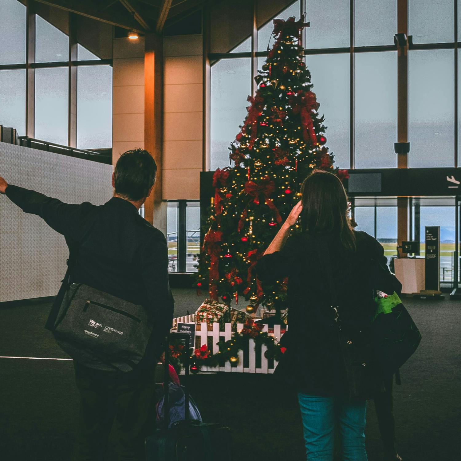 Families arriving home for Christmas