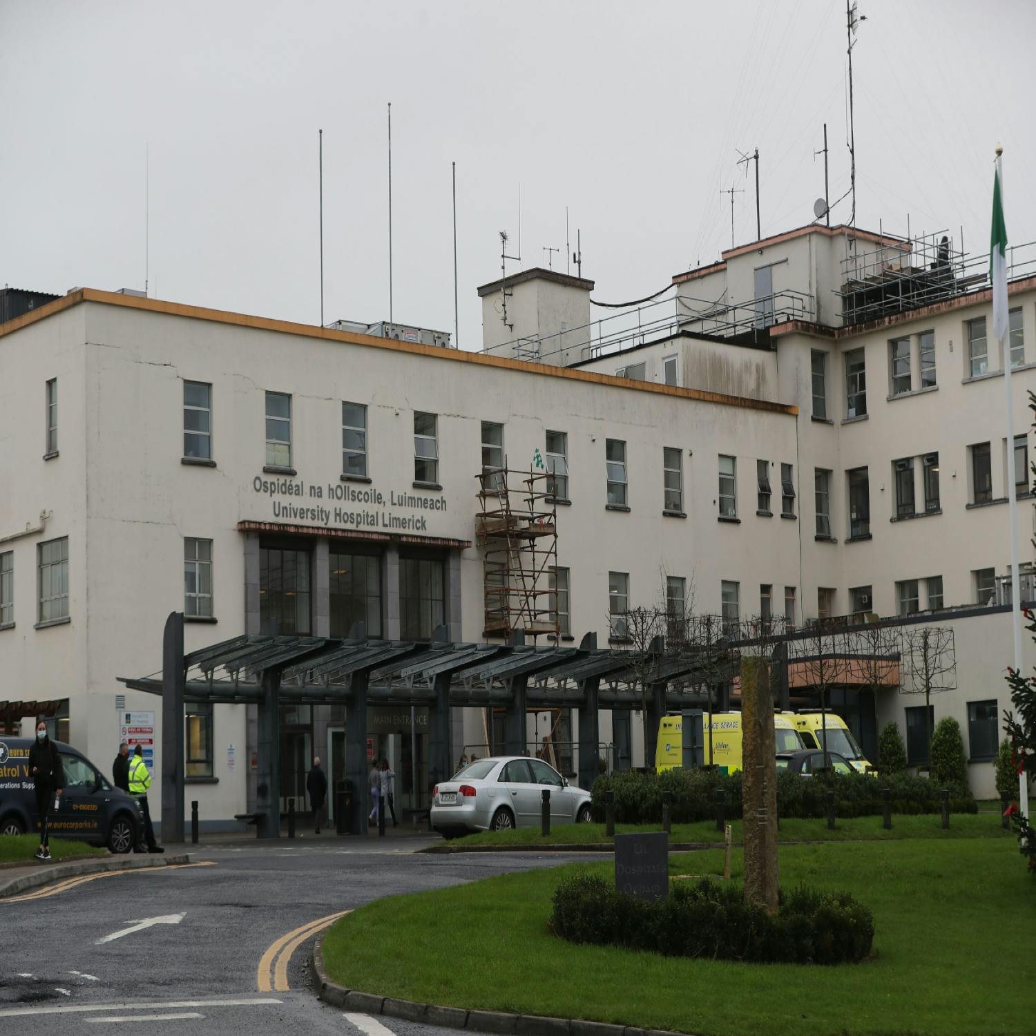 cover of episode UHL ‘grossly overcrowded’ - HIQA