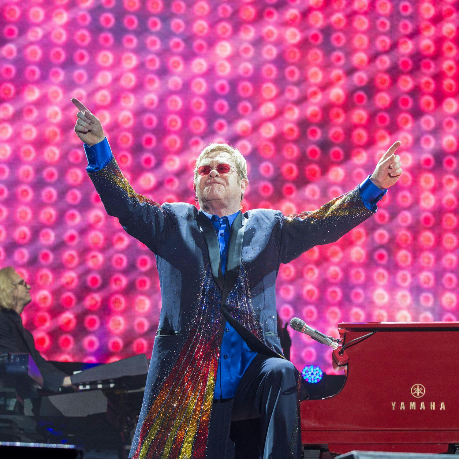 cover of episode Elton John is 'a near perfect' Glastonbury headliner