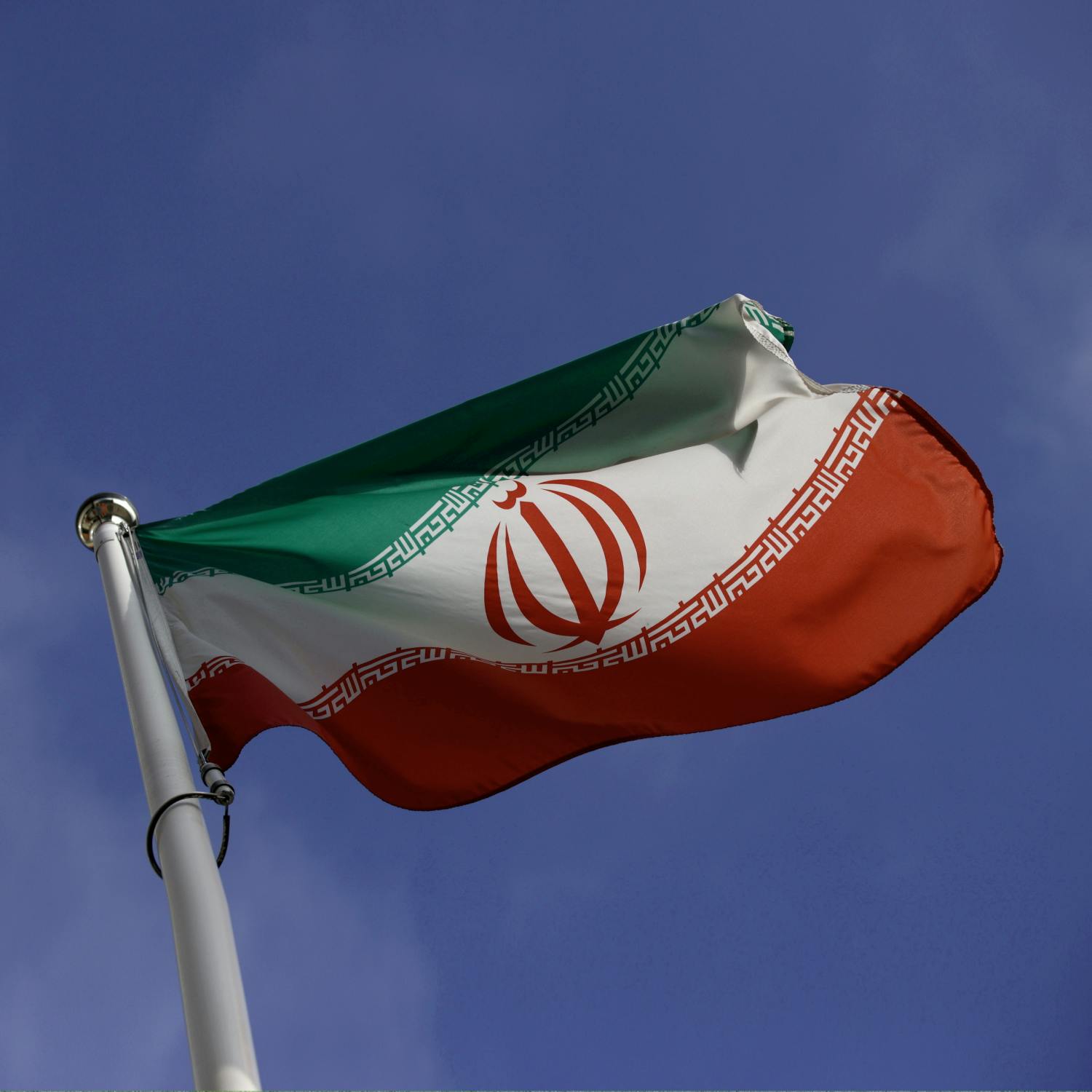 US and Iran set to sign peace deal - latest updates