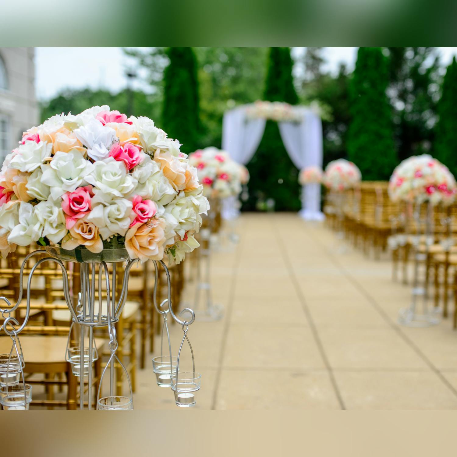 Why are December and August the most popular months for weddings?