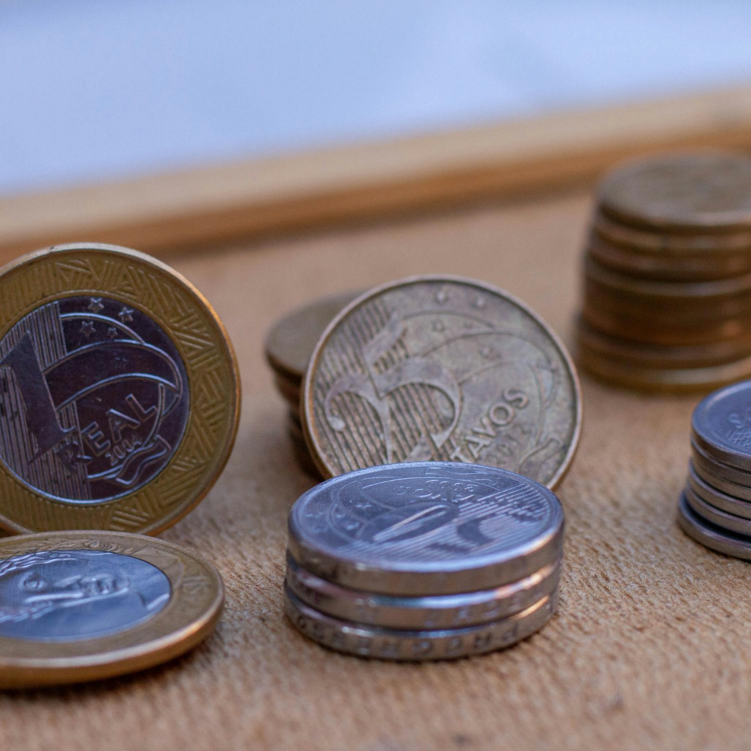 Are minimum wage increase stopping young people from working? episode artwork