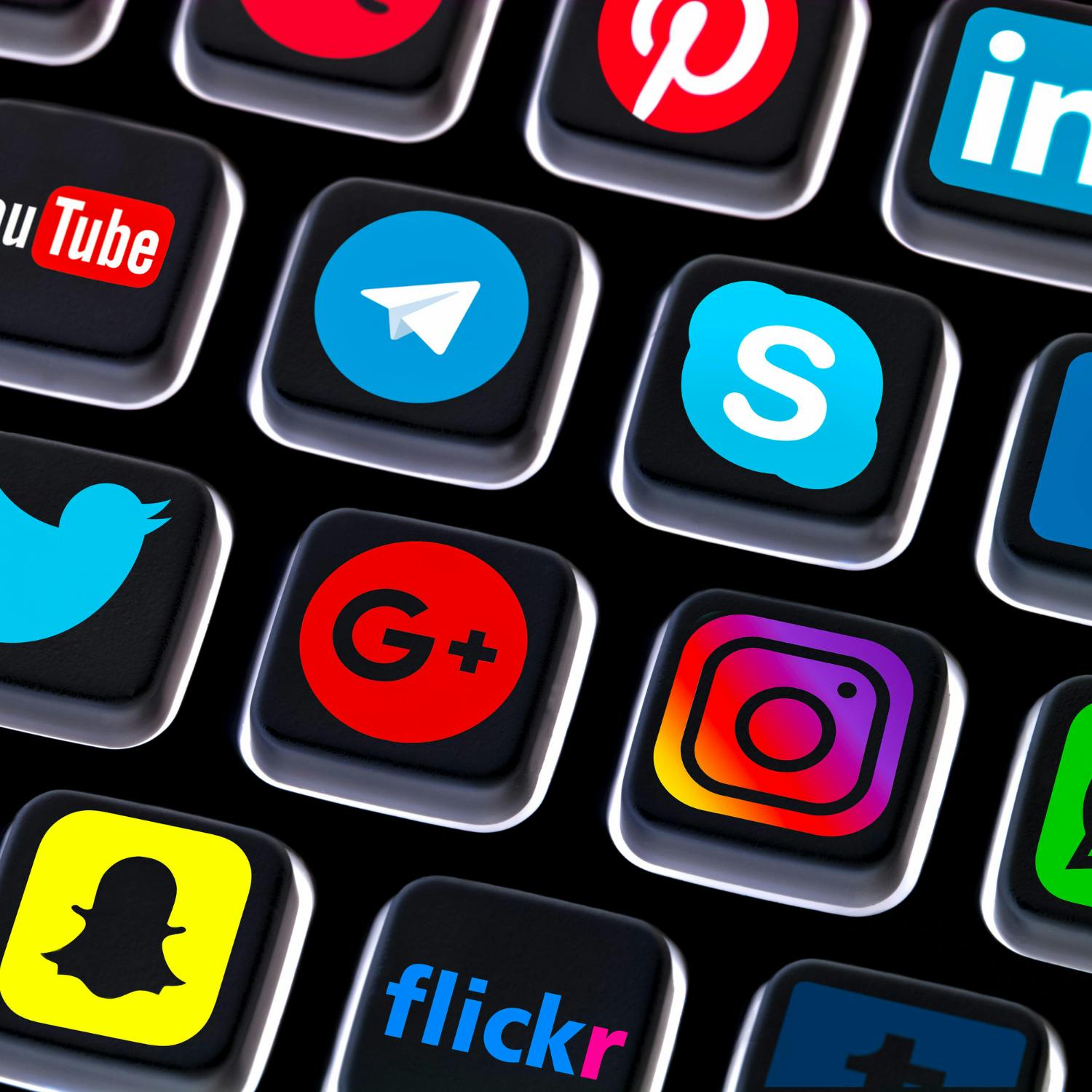 Social media age restrictions discussed by EU