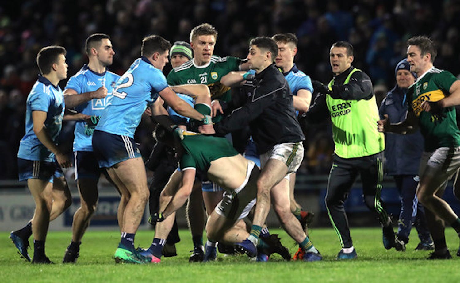 Aguero vs. Anfield, Thriller in Tralee, Six Nations Review