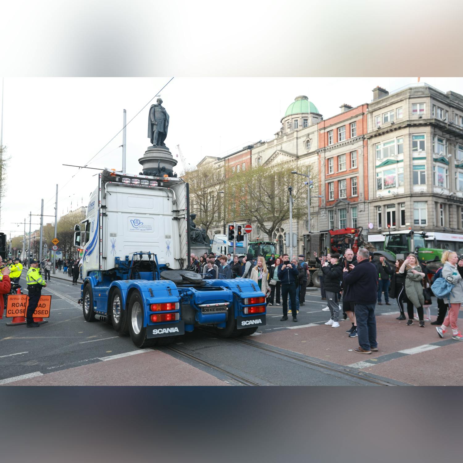 Andrea speaks with protestors on O’Connell Street