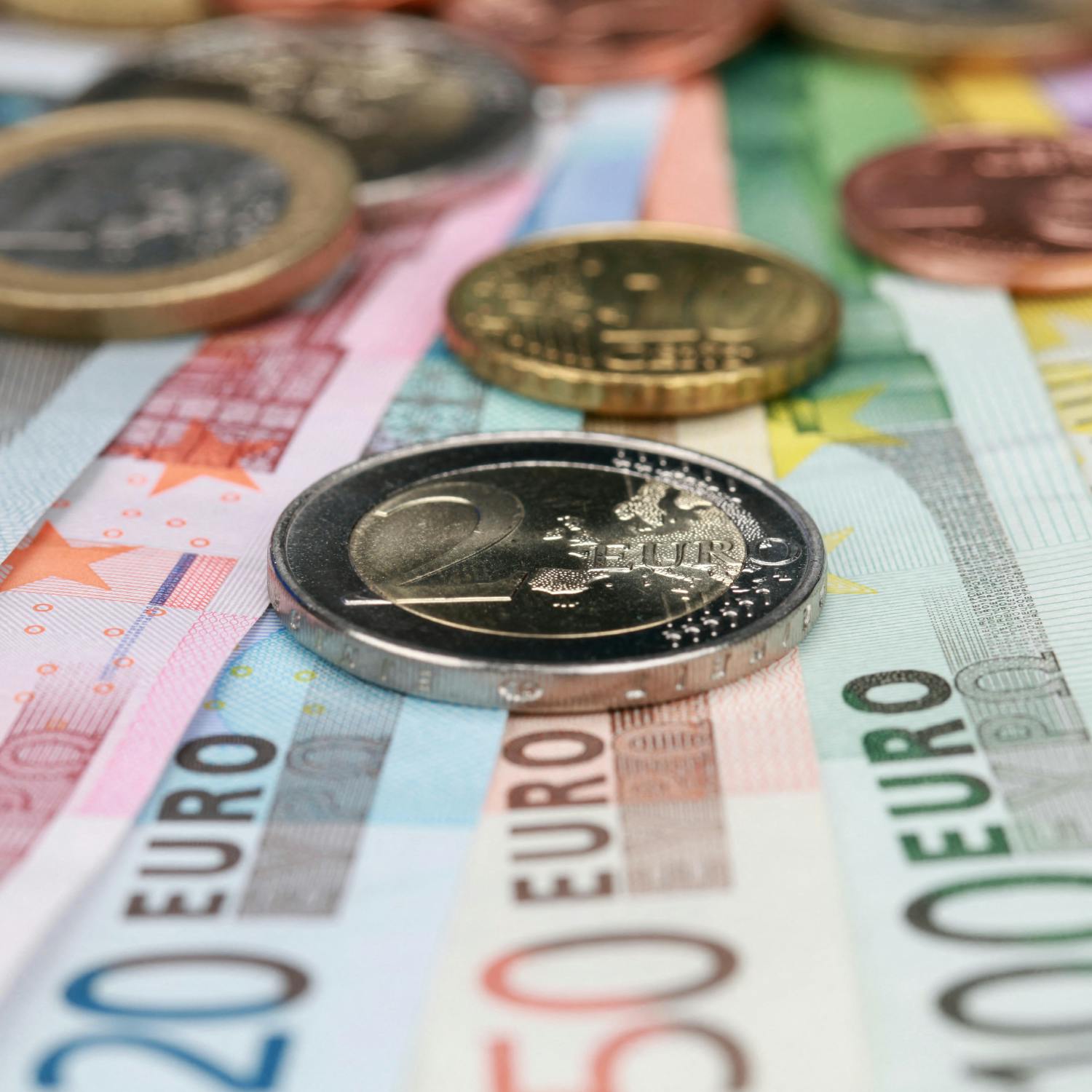 Are we too scared to ask a friend to pay us back?