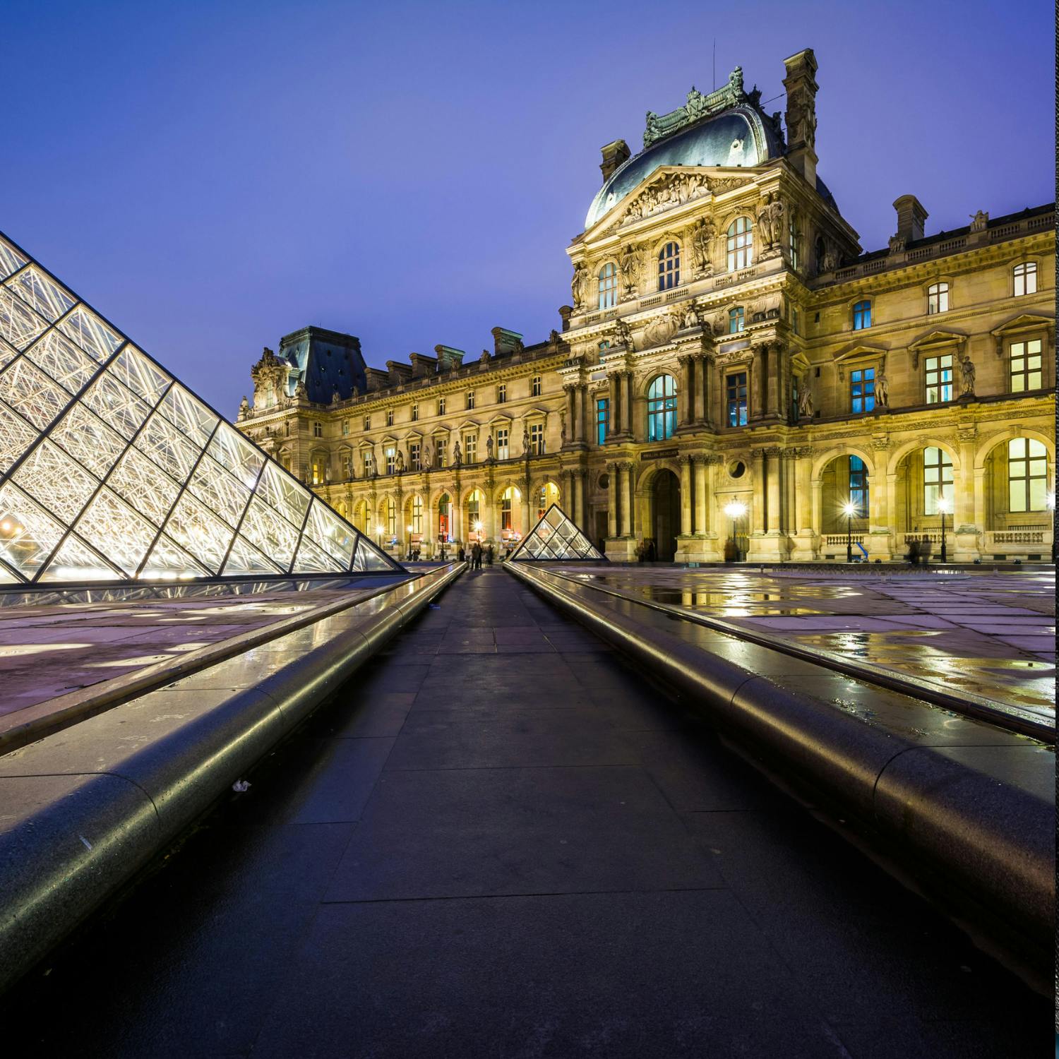 The Louvre has been heavily criticised for neglecting security The Louvre has been heavily criticised for neglecting security