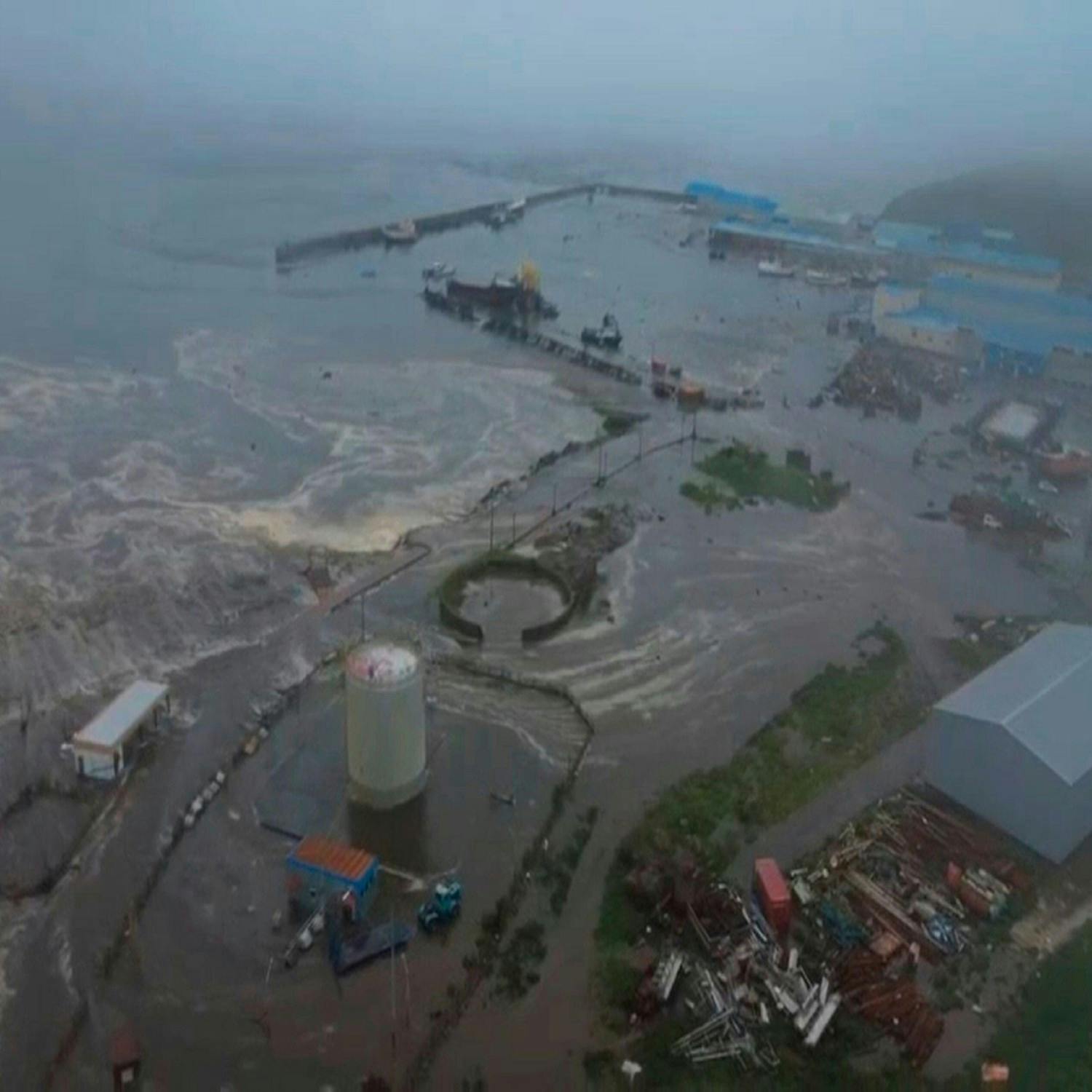 Tsunami fears across the Pacific