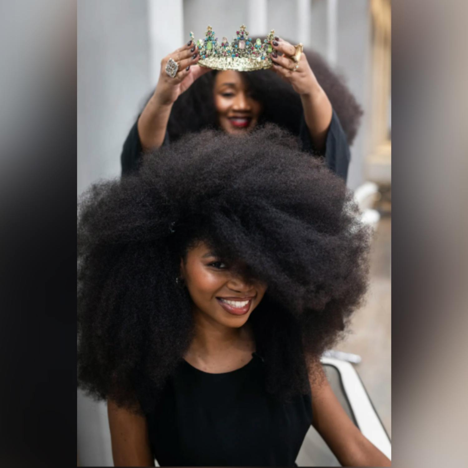 Woman breaks record for world’s largest afro Woman breaks record for world’s largest afro