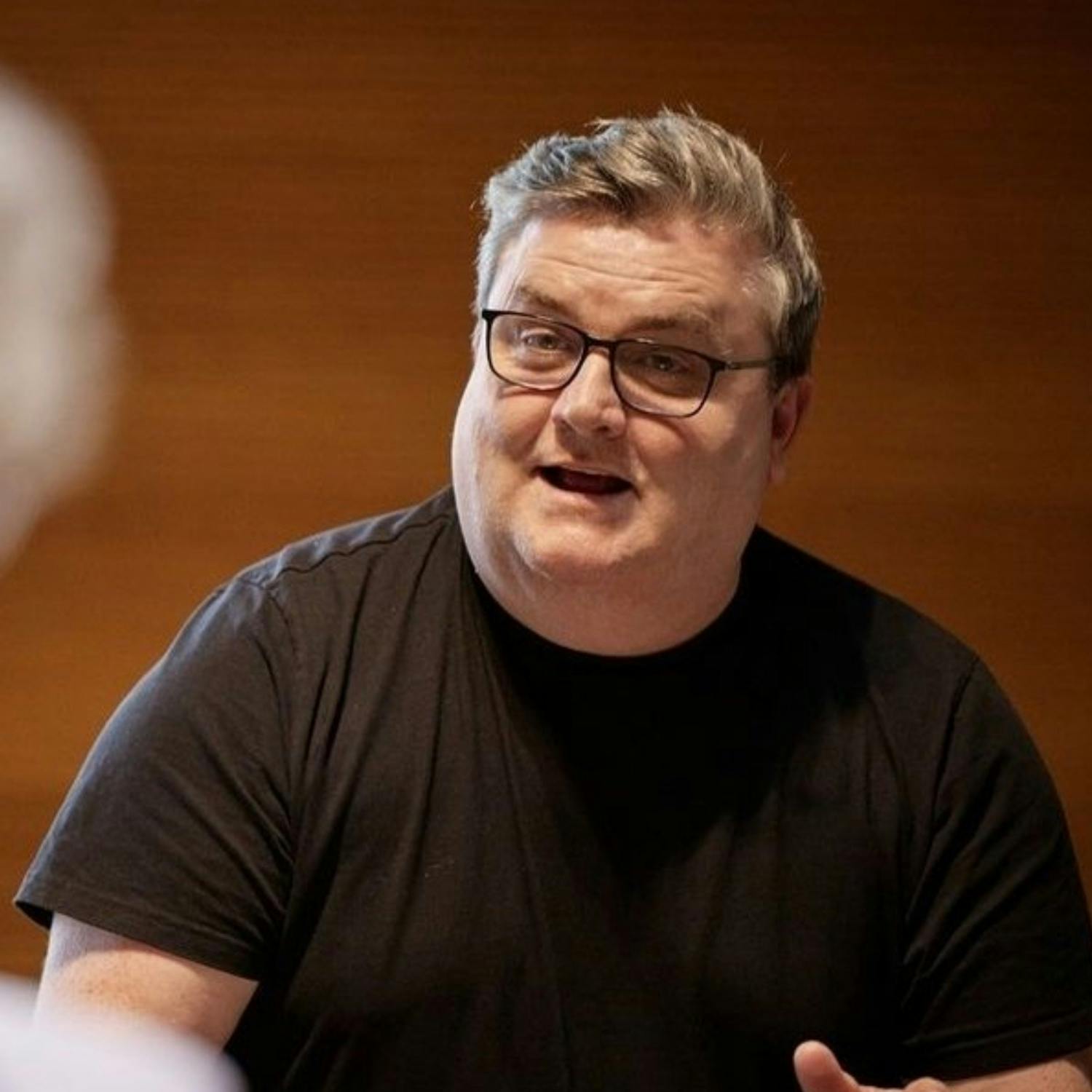 Actor Simon Delaney Shared A Fascinating Story About His Family Image