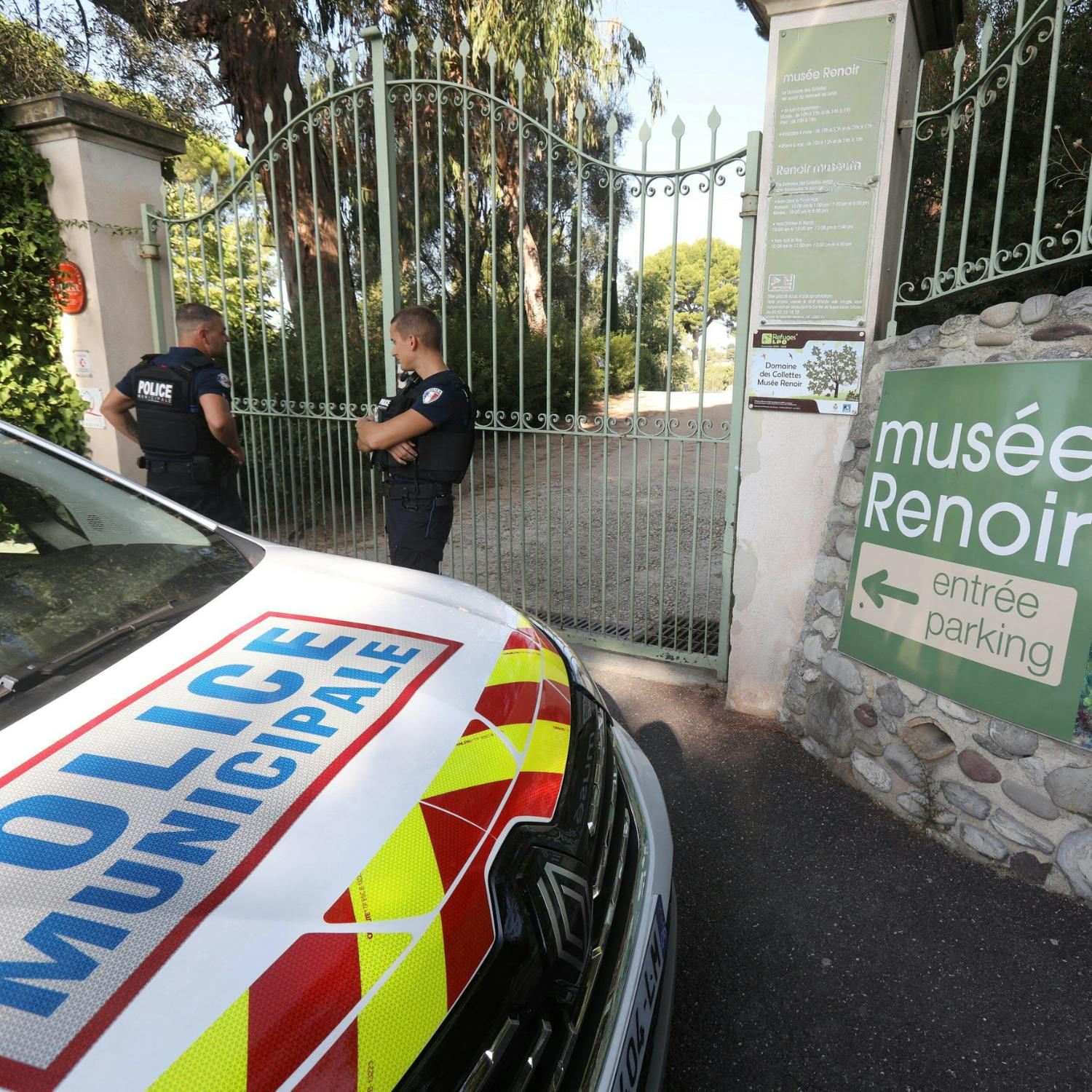 Thieves steal four works of art from a Renoir museum