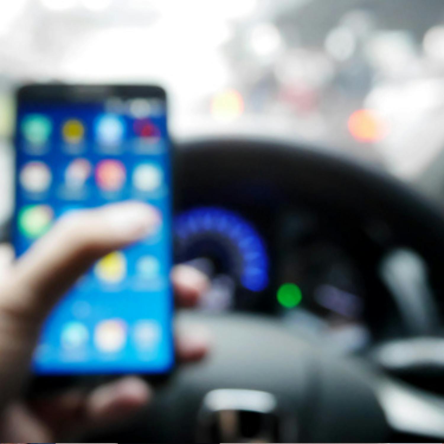  Incidents of mobile phone use while driving is on the rise