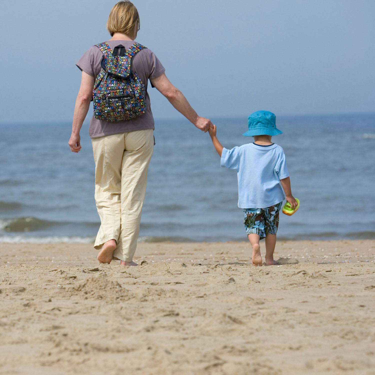 What is travelling like as a solo parent? episode artwork
