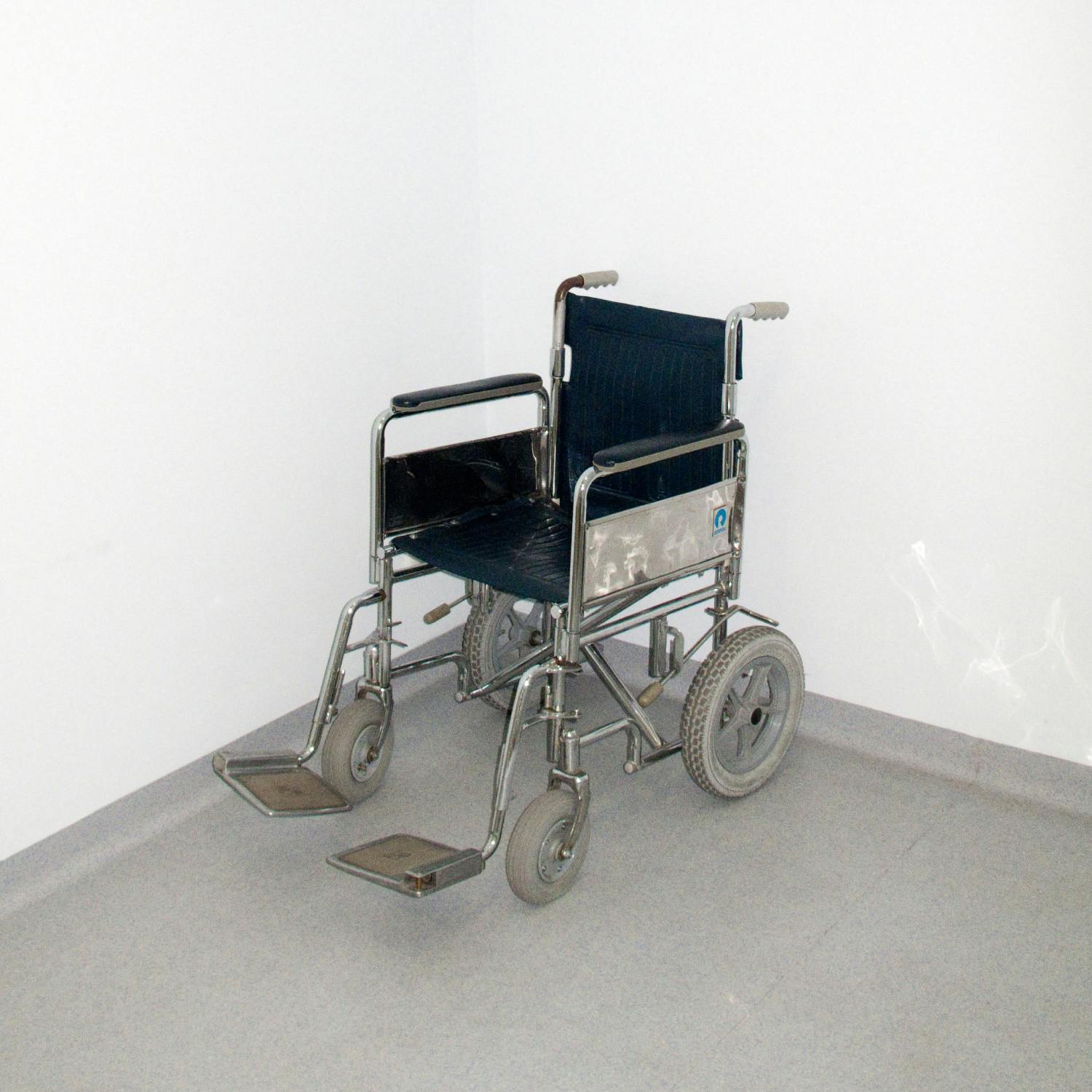 Endometriosis leaves 22-year-old in a wheelchair - Danielle’s story