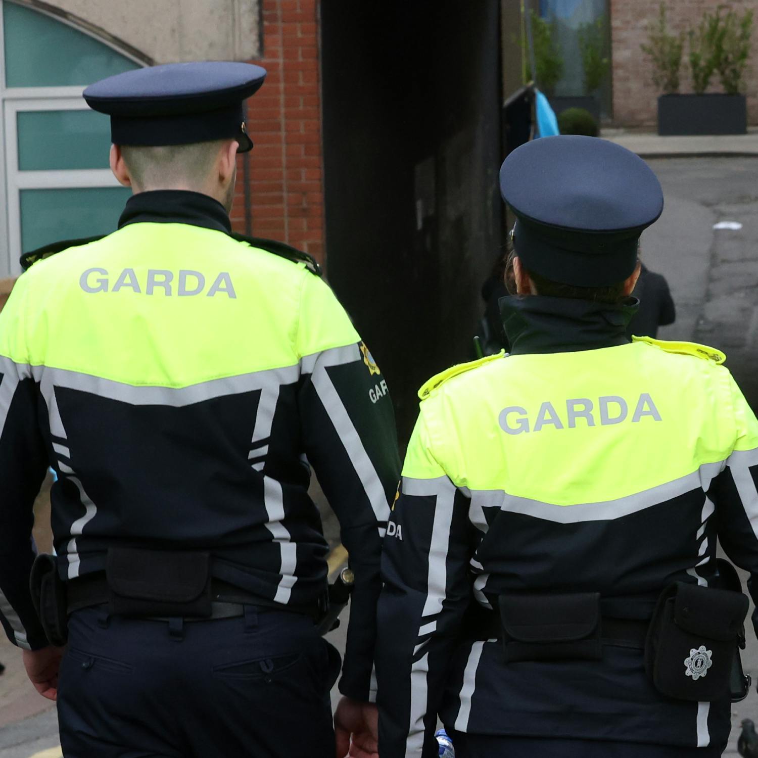 Should the Gardaí have tasers? episode artwork
