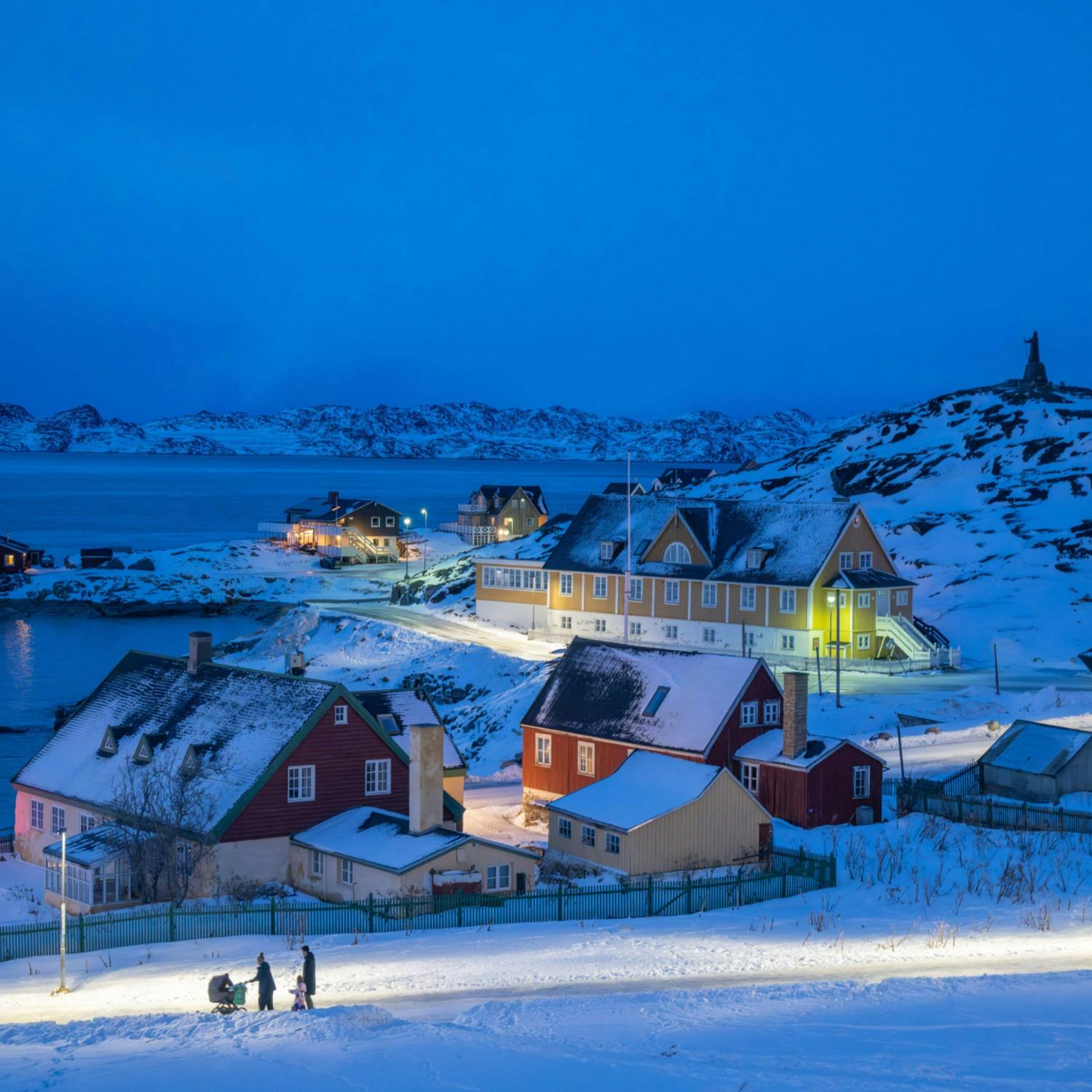 NATO rallies around Greenland