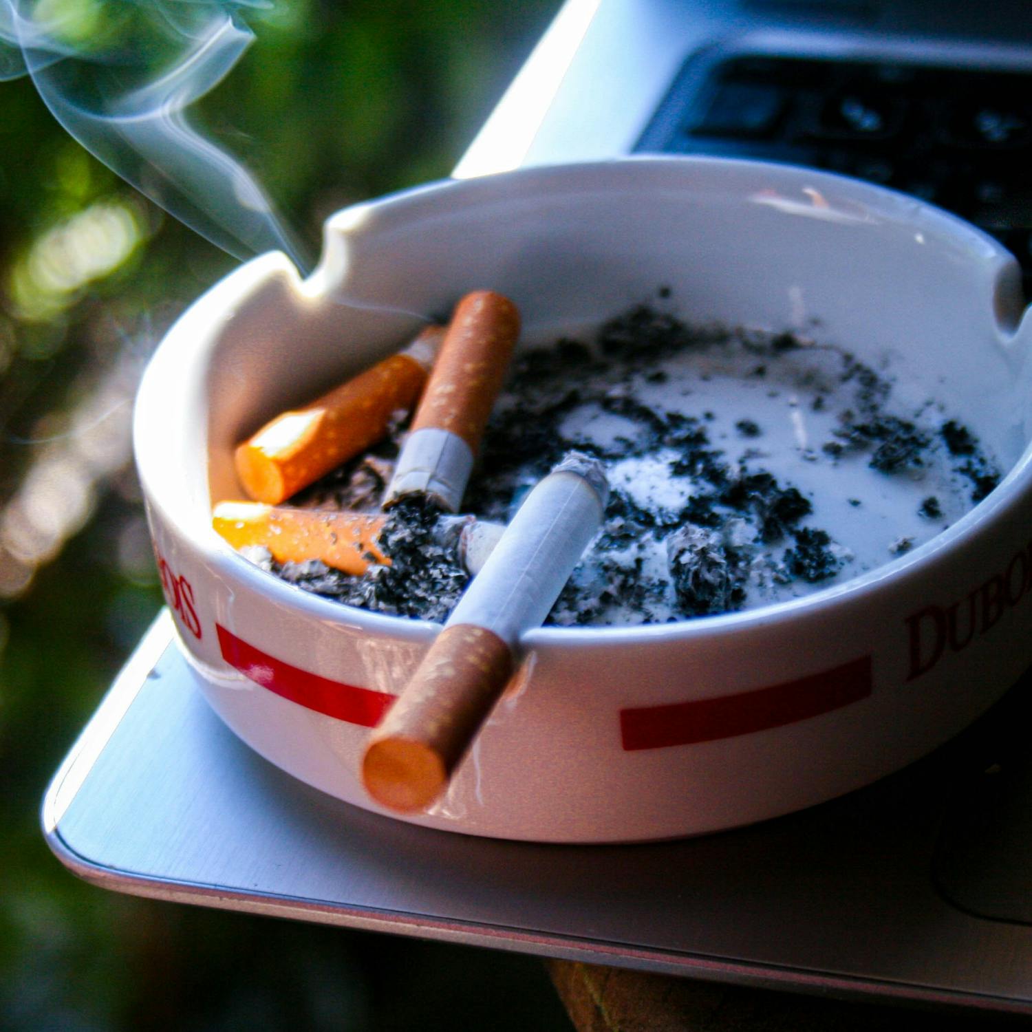 Are pop stars to blame for a resurgence in smoking?